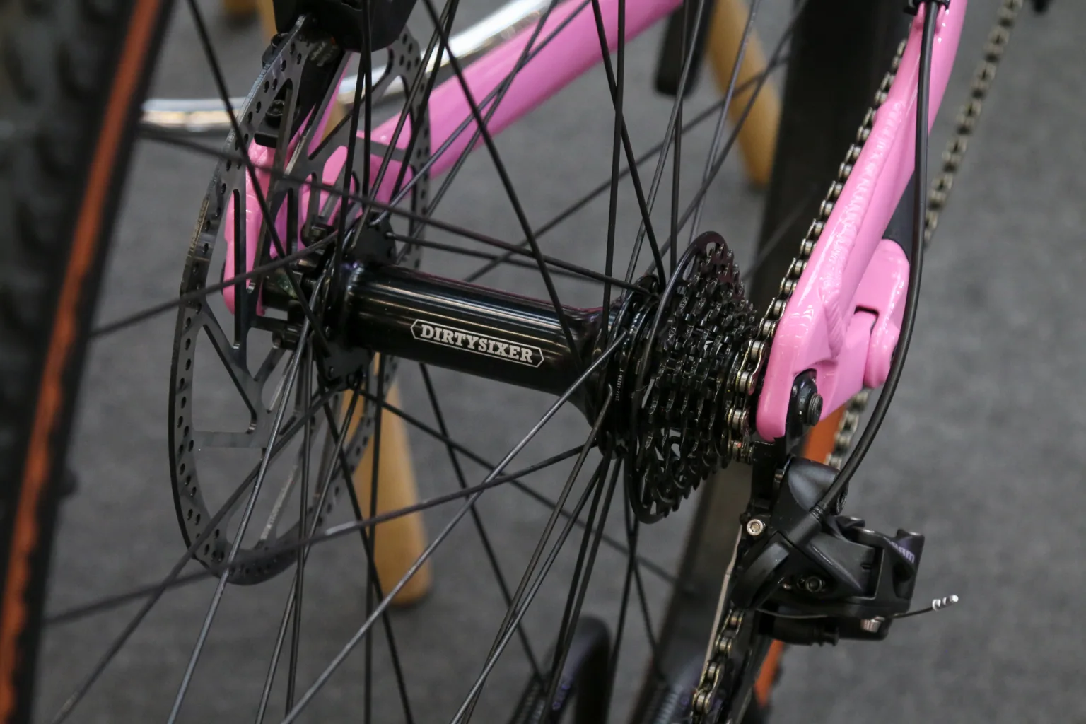 197mm rear hub 36"
