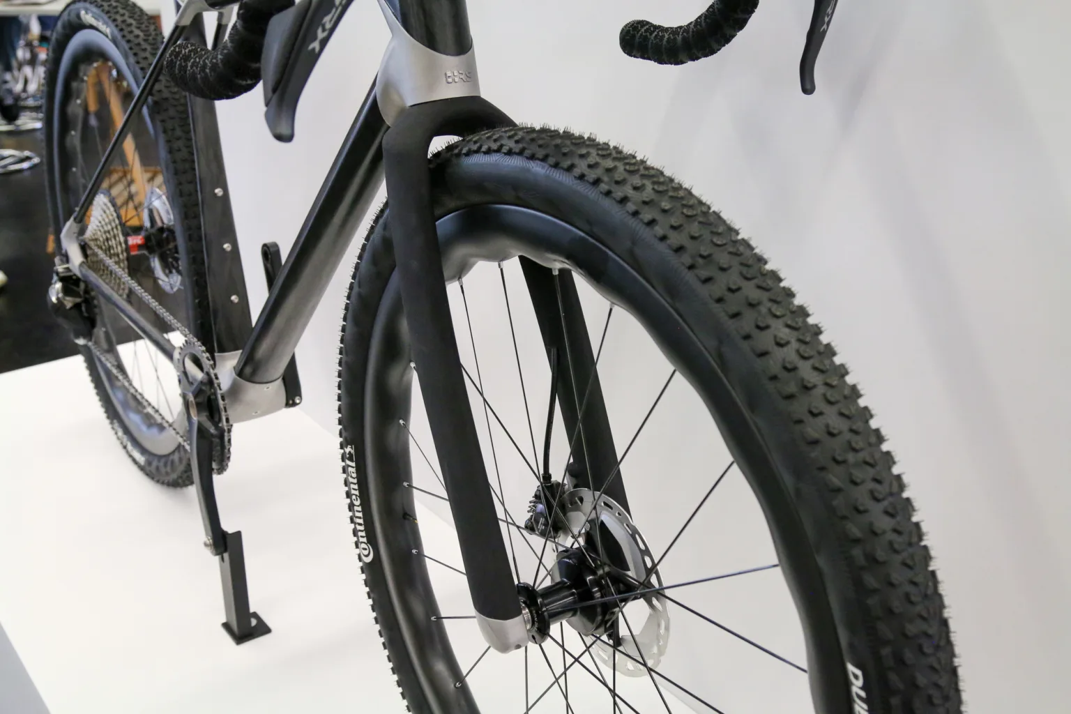 RS Gravel Tuned Mass Damper carbon fork