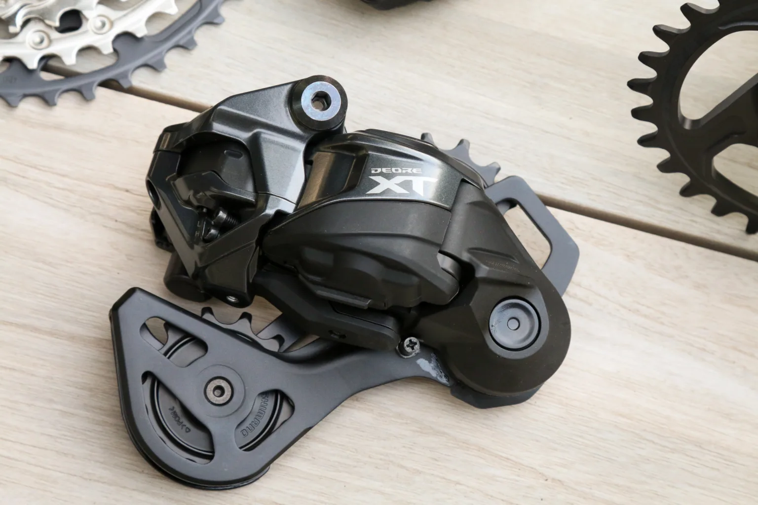 Shimano XT Di2 wireless derailleur GS short cage