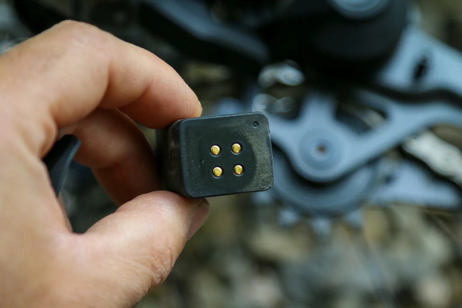 Shimano XTR Di2 wireless battery terminals sealed