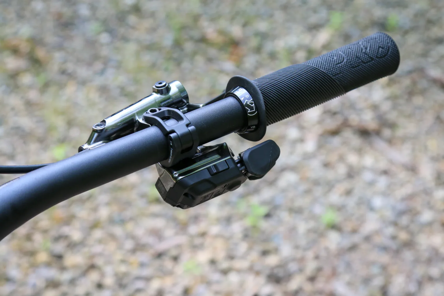 Shimano XTR Di2 wireless shifter mount