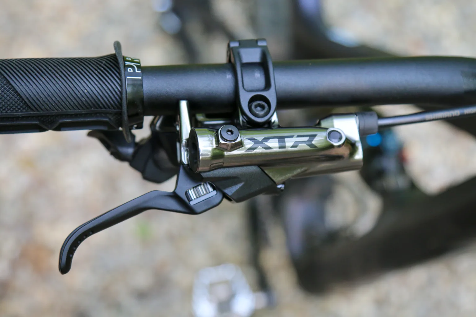 Shimano XTR Di2 wireless brake lever