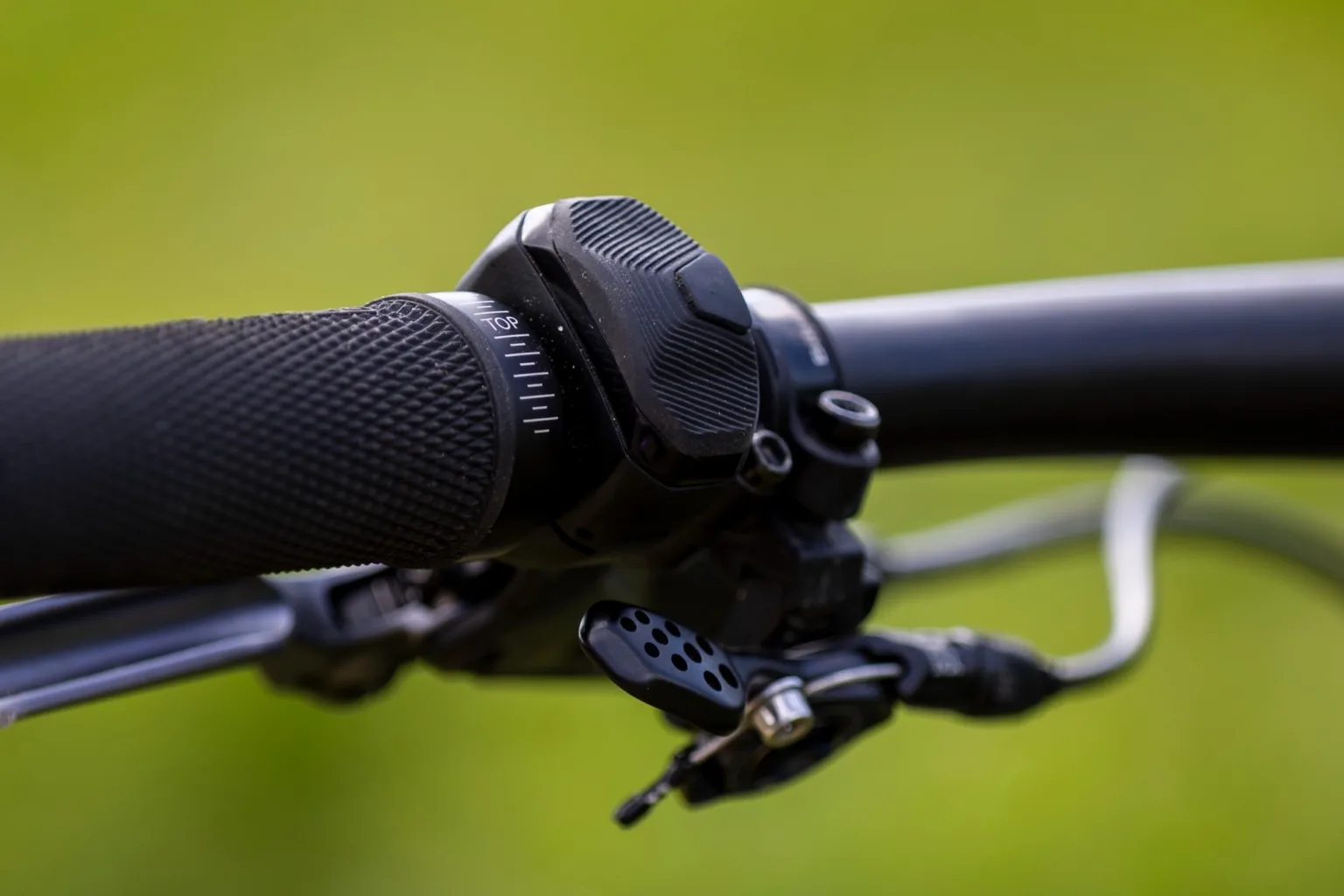 The Mahle Trio wireless handlebar remote for the M40 drive system.