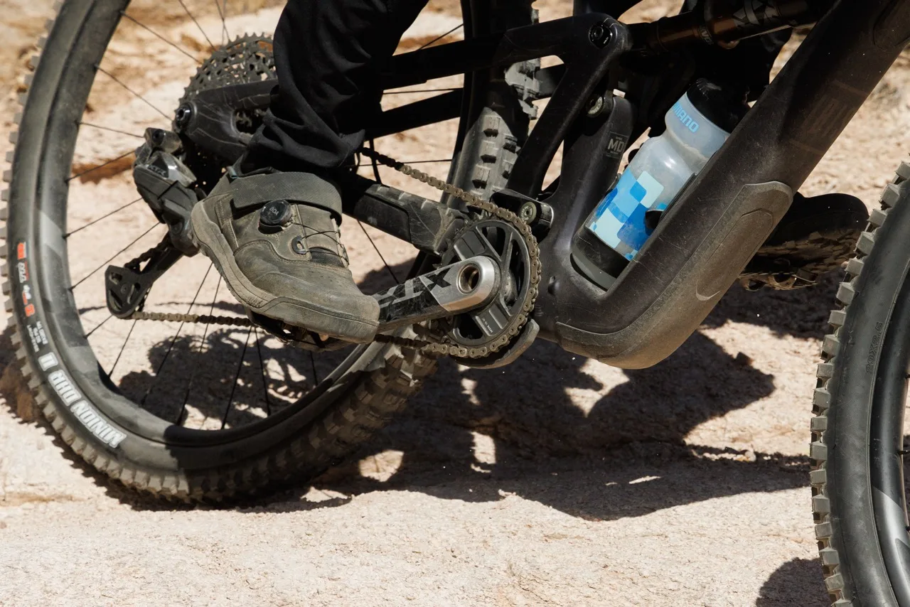 Riding Shimano XTR Di2 on Ibis Ripmo closeup