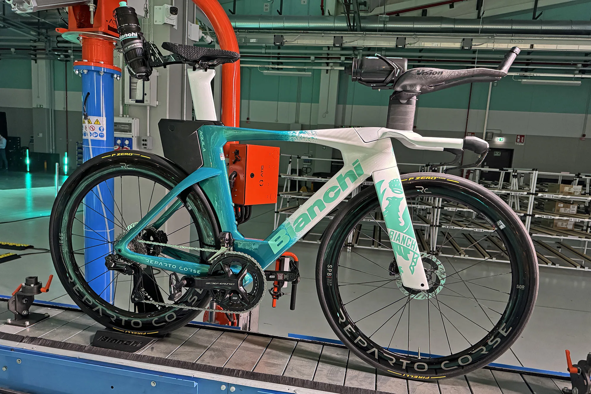 2025 Bianchi Aquila Triathlon bike