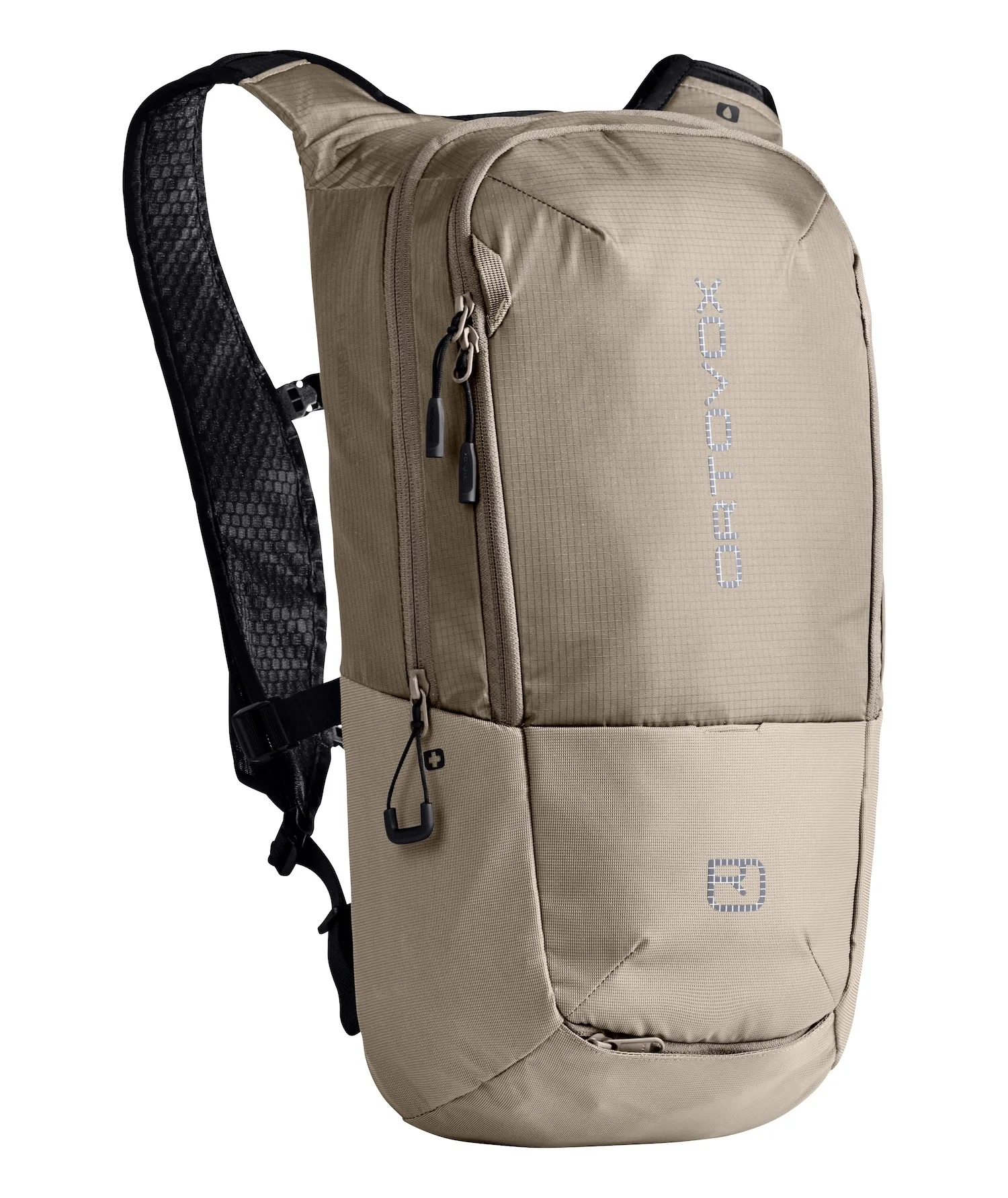 studio image of the sequence daypack 15