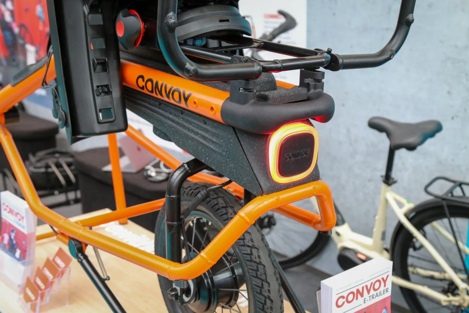 Convoy rear light