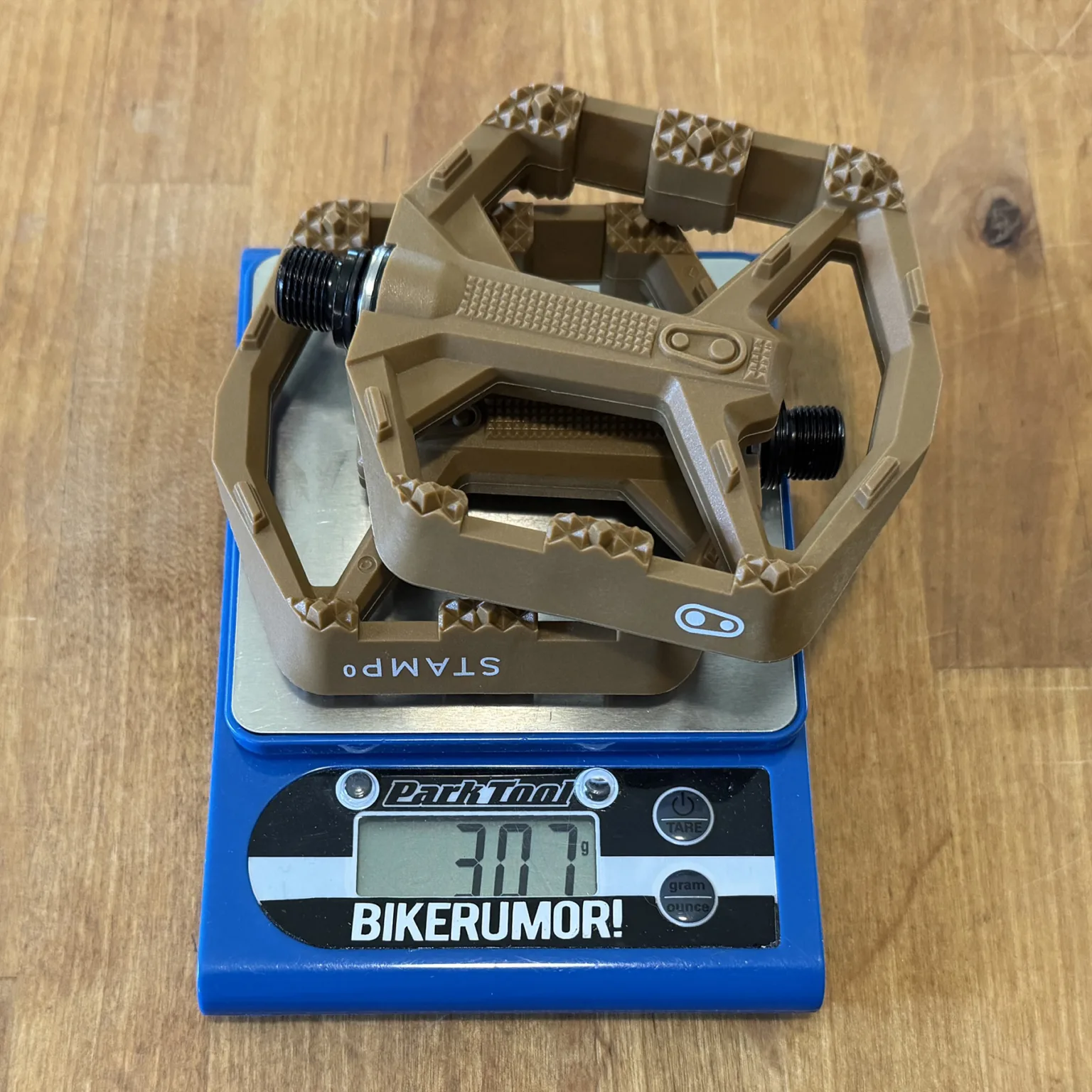 Crankbrothers Stamp 0 plastic platform pedals with grippy molded traction pins, 307g actual weight Small