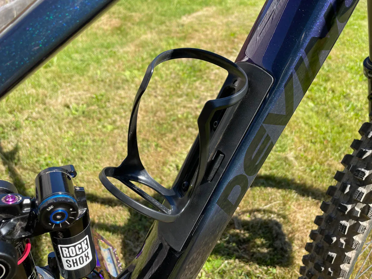 Devinci Troy Carbon, SHED in-frame storage