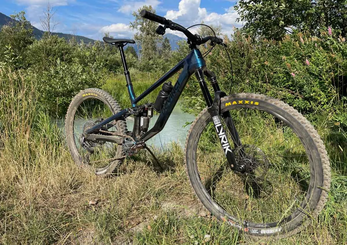 Devinci Troy Carbon, front angle