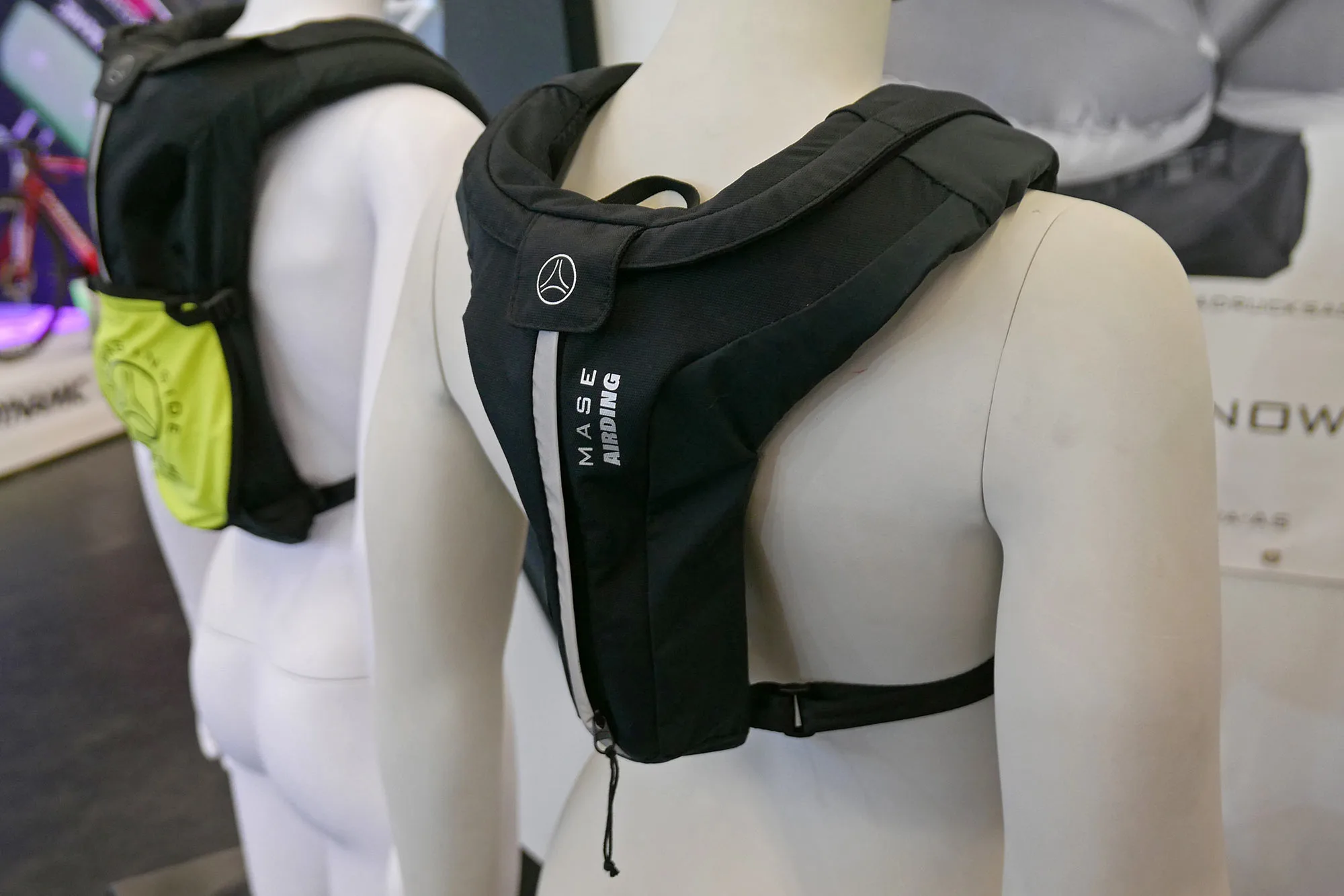 Mase Airding Compact cycling airbag backpack, 27cm long back