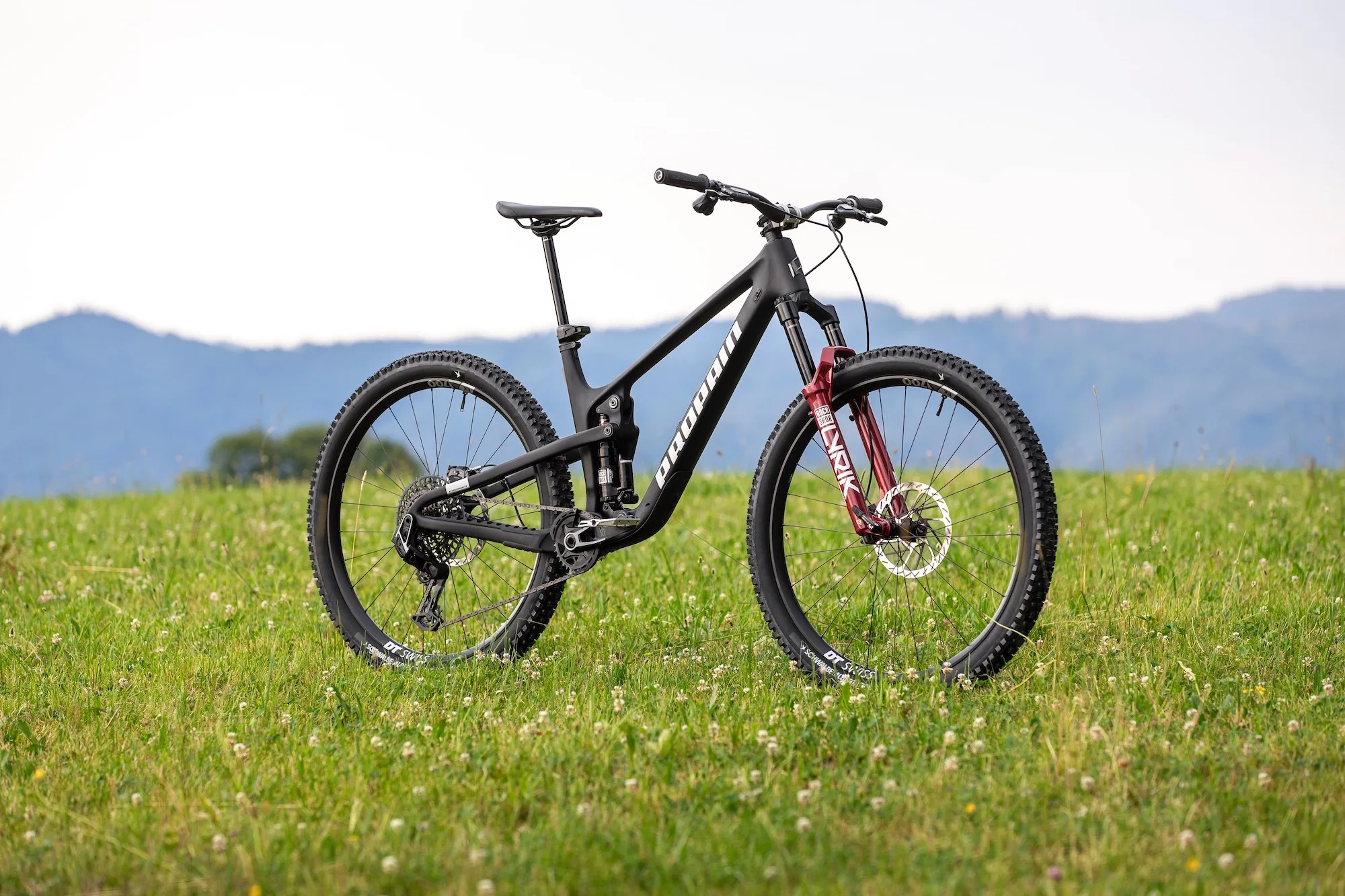 The Hugene in black with the Ultimate build