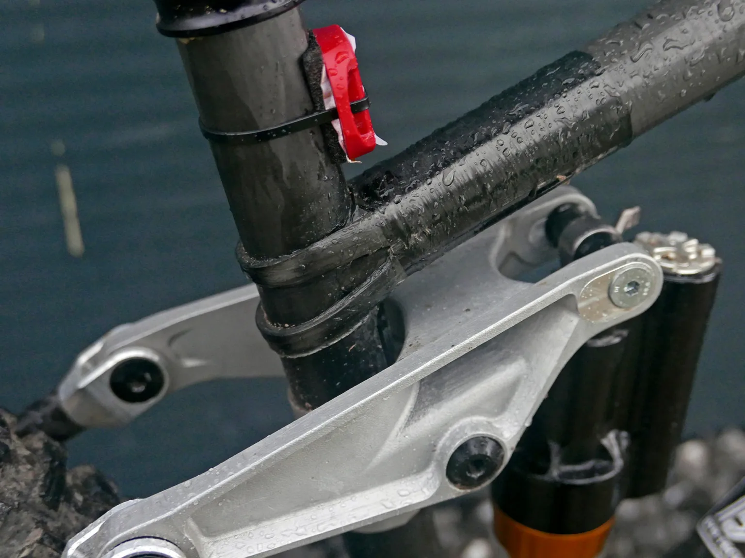 Pro Bike Check: prototype Cduro High Pivot, 170/190mm carbon World Cup Enduro race bike of Czech EN champion Vojta Bláha, Integrated Loop Tech seat cluster