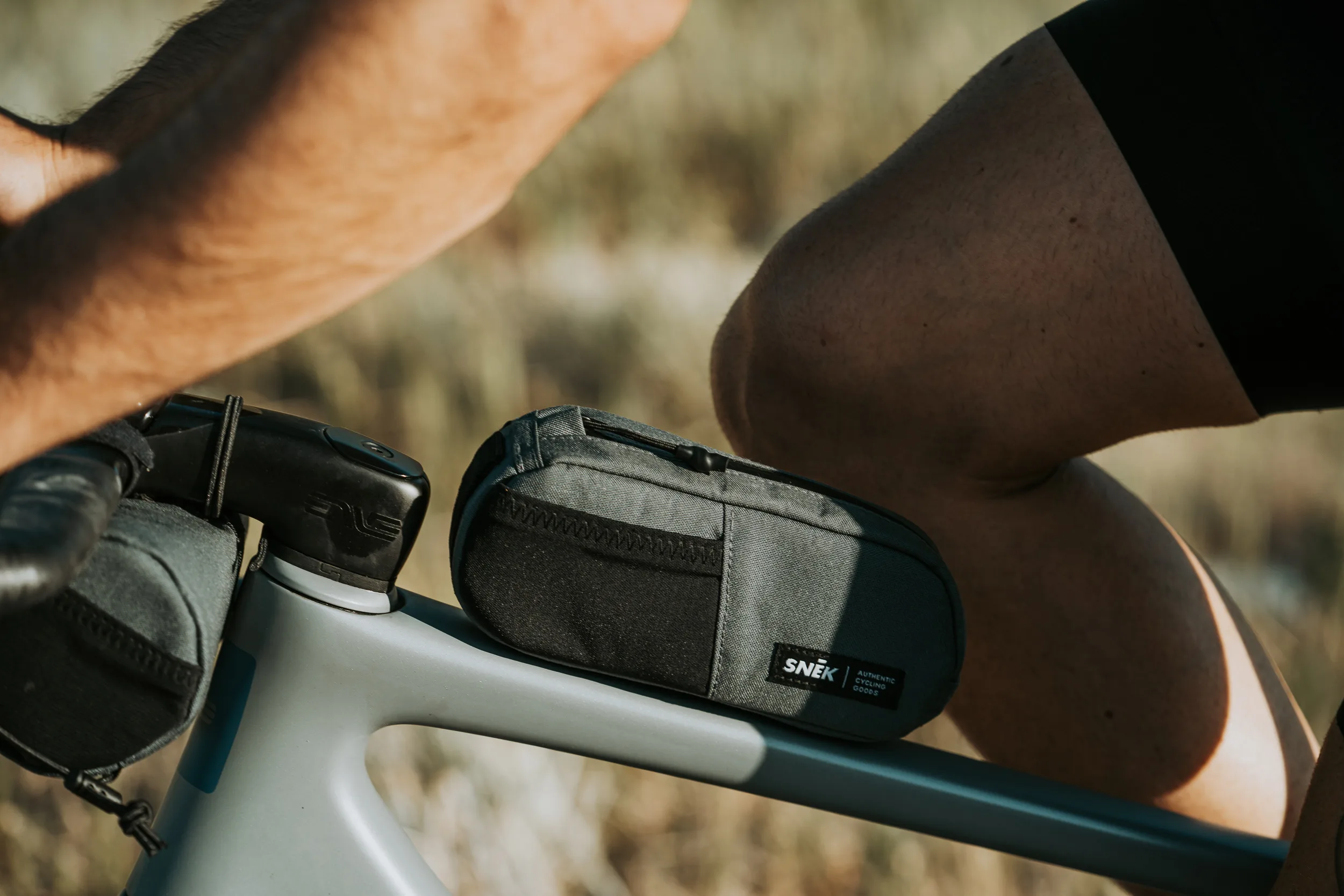 Snek cycling Ridge-Top-Tube bag gravel