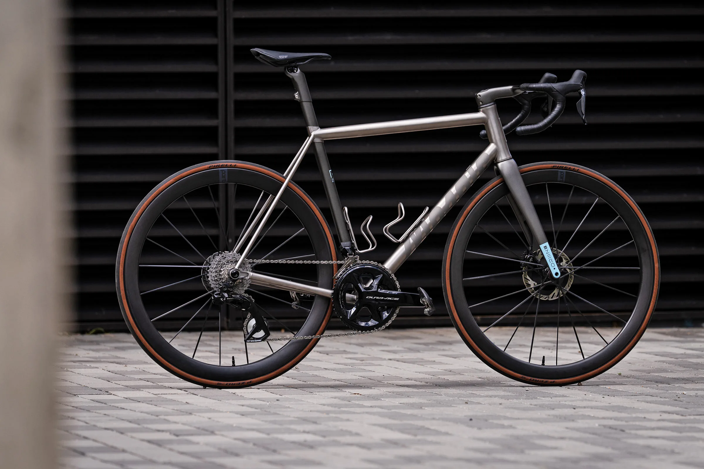 Mosaic RT-Zero Ops custom LTD titanium & carbon halo concept road bike