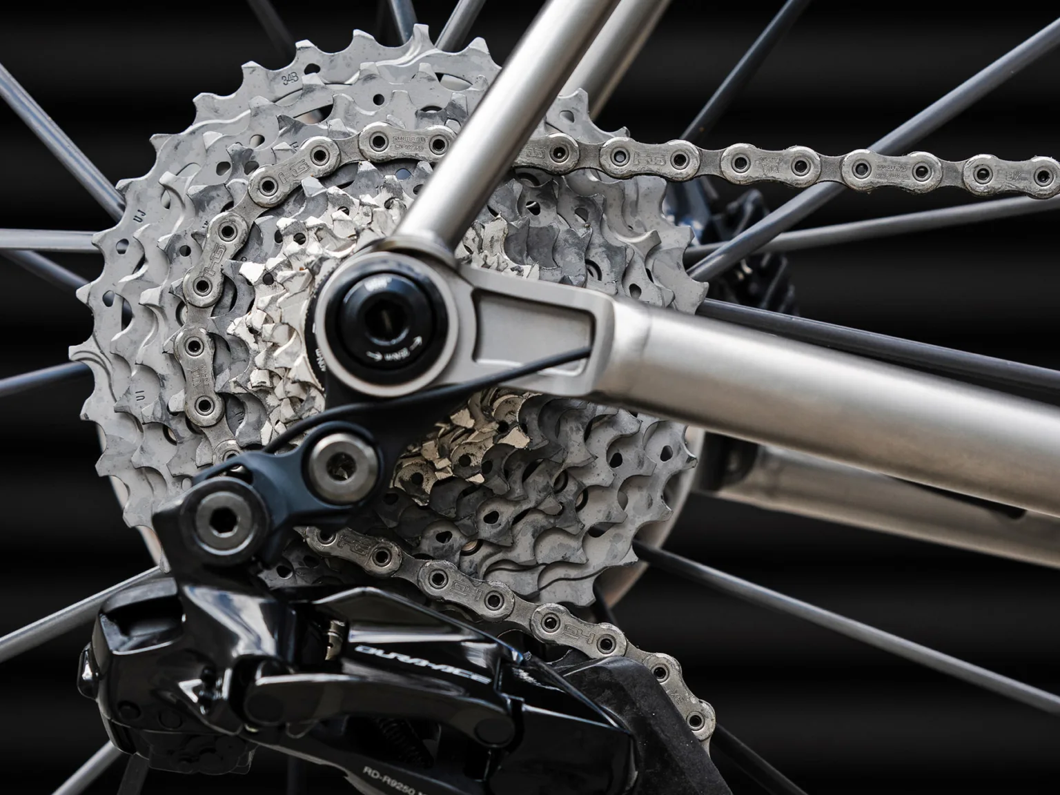 Mosaic RT-Zero Ops custom LTD titanium & carbon halo concept road bike, UDH dropout
