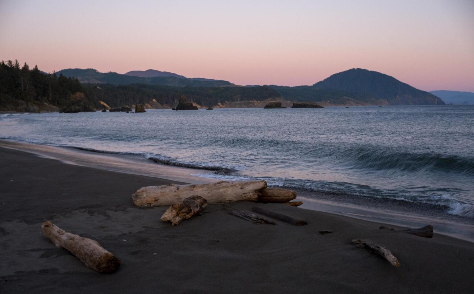 The Golden Gravel Trail starts at the Oregon coast
