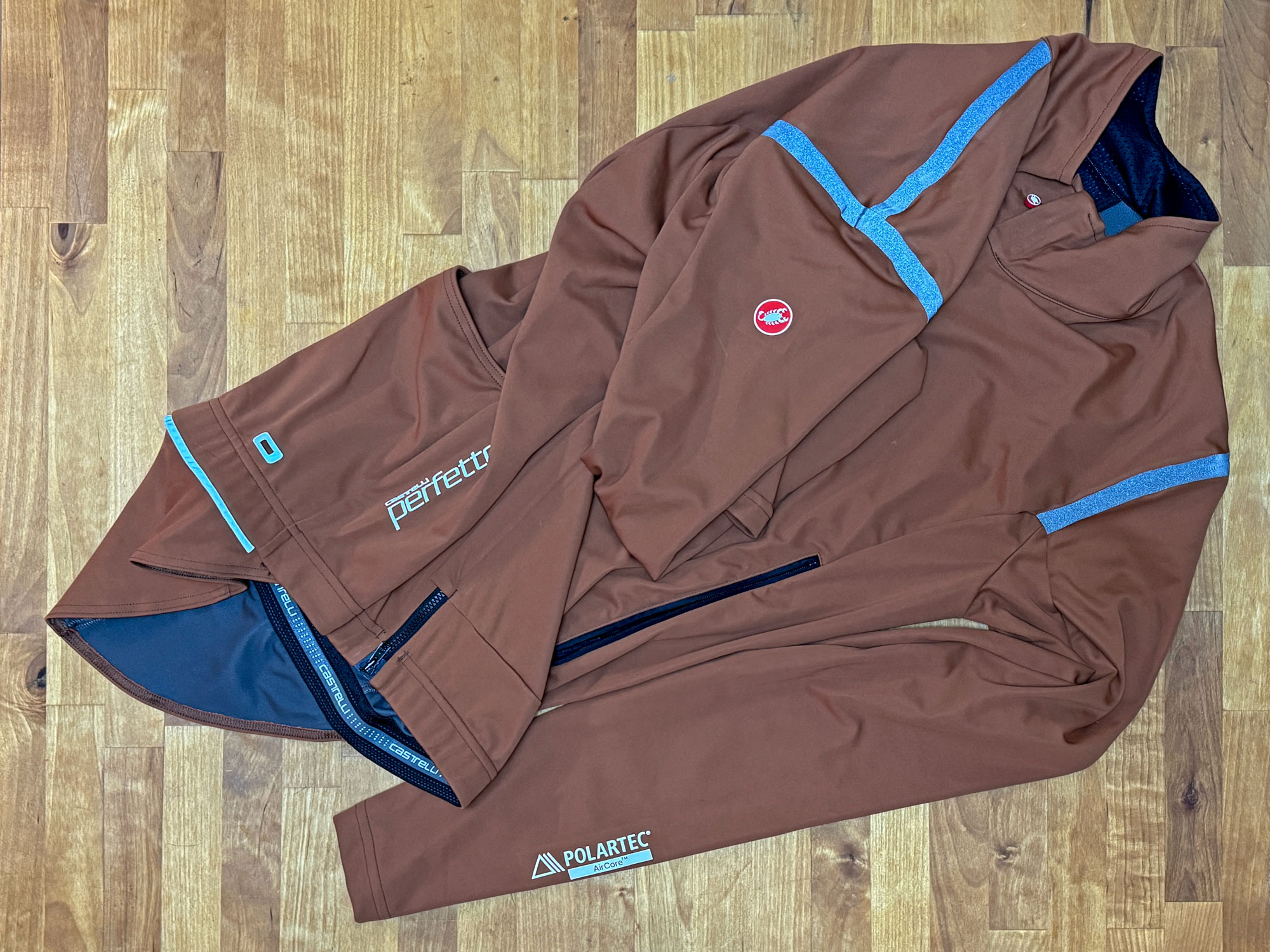 Castelli Perfetto RoS 3 jacket with Polartec AirCore_3-season foul weather cycling rain jersey, lying flat