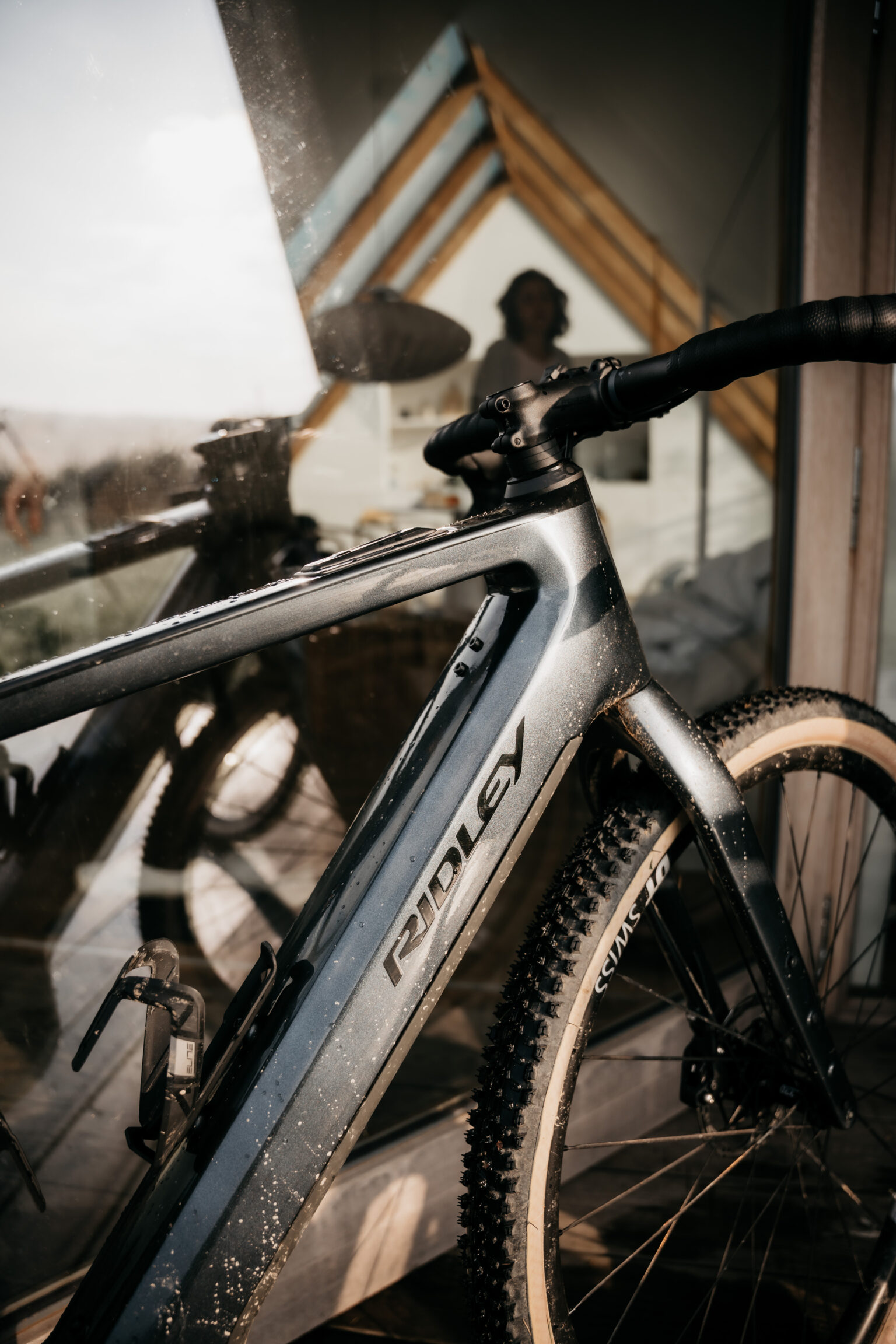 a side profile shot of the front of the Ridley E-Kanzo Adventure