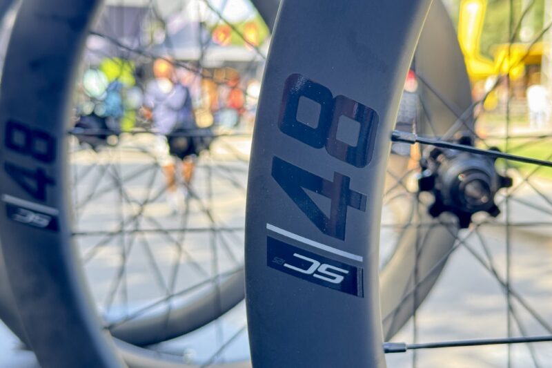 New Vision SC 48 i25 Wheels Balance On- and Off-Road Performance Without Breaking the Bank