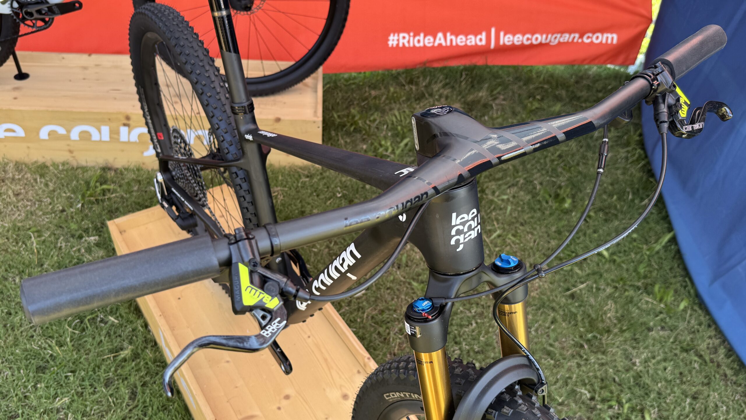 Lee Cougan Rampage Origin lightweight carbon XC MTB hardtail, One-piece cockpit