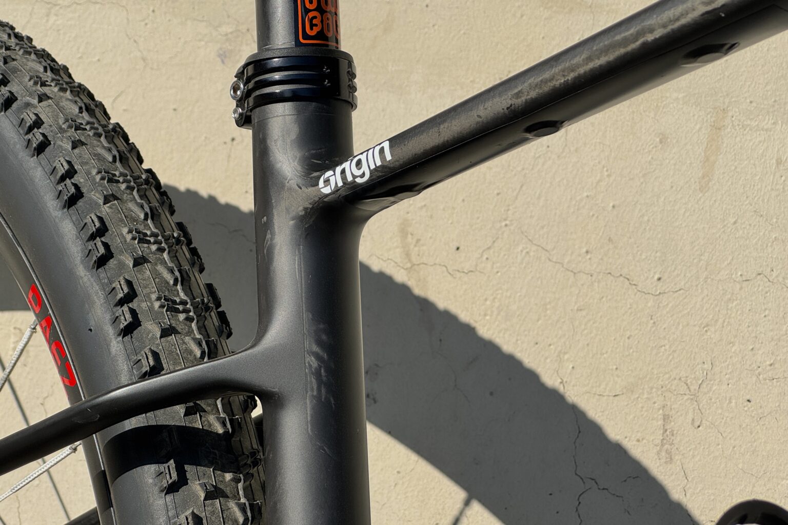 Lee Cougan Rampage Origin lightweight carbon XC MTB hardtail, Seat cluster angled