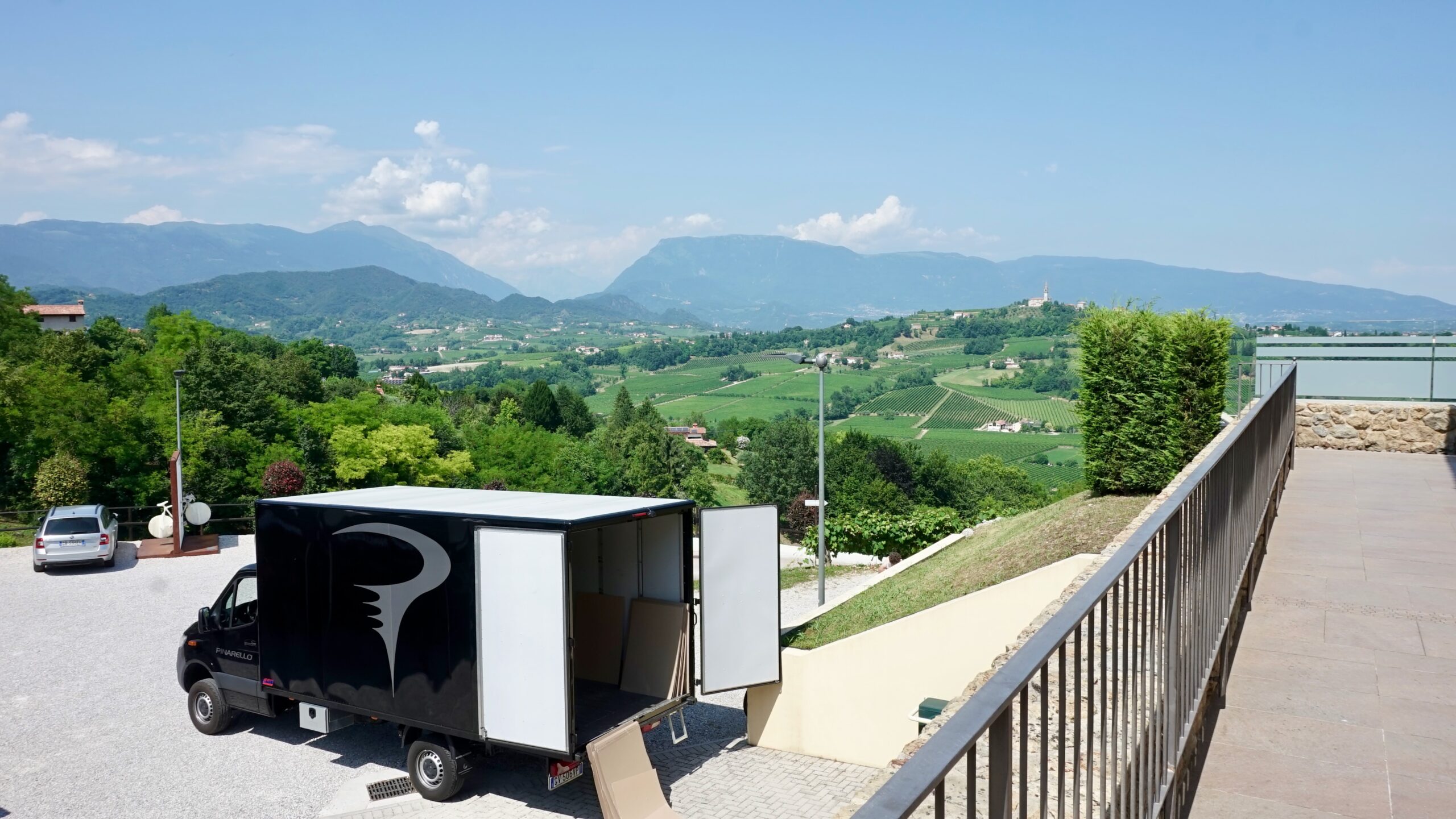 Pinarello F9 review van and mountains