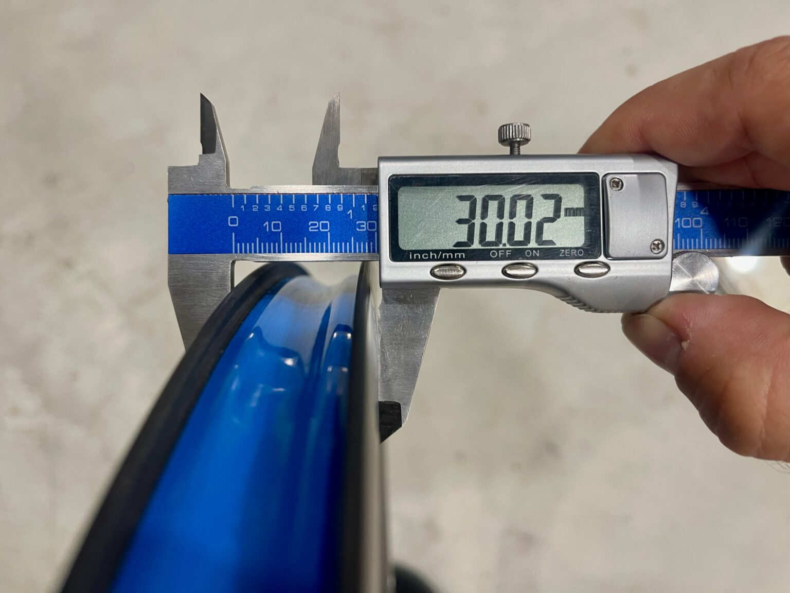 Ursus Proxima 40 Team Edition rim width