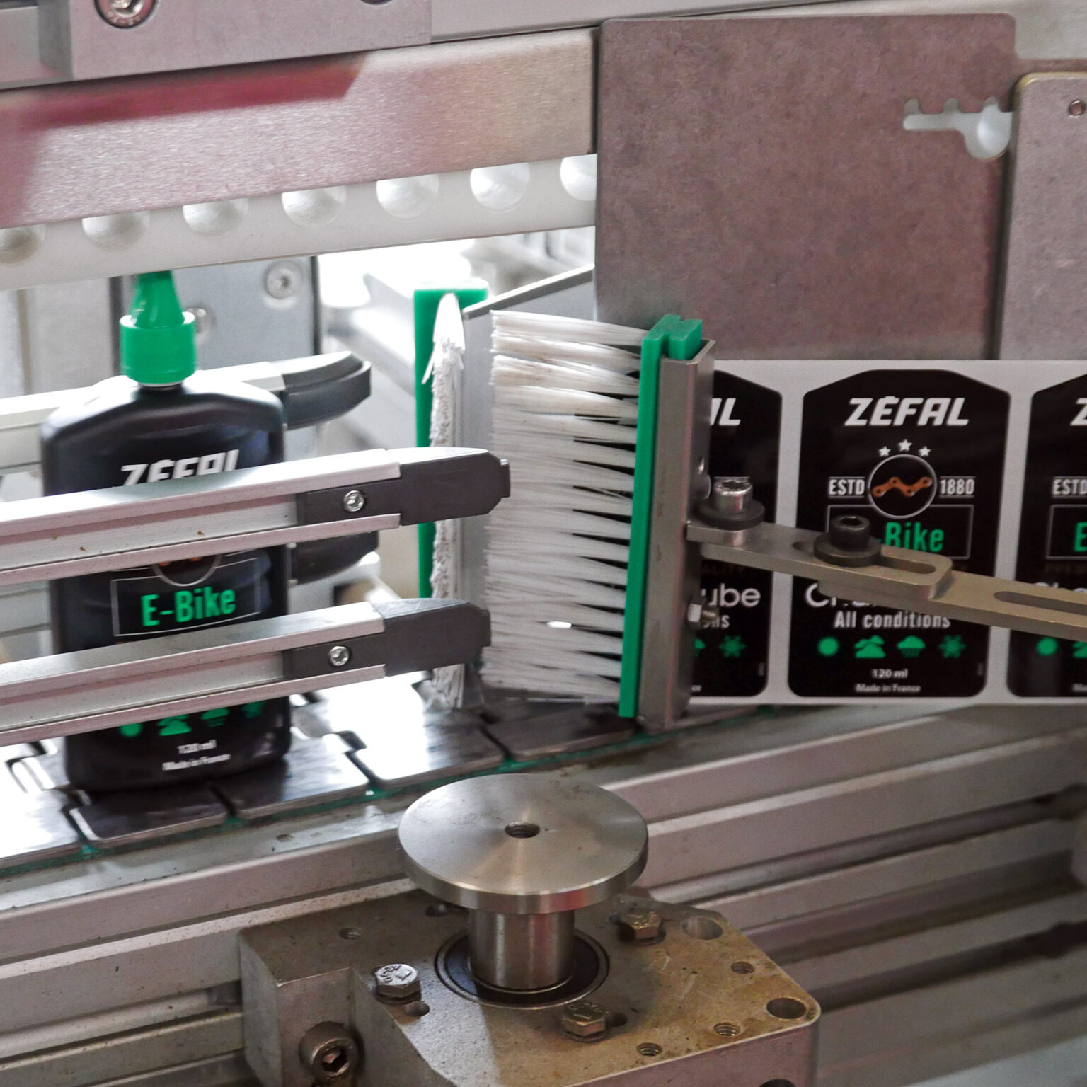 Zefal Factory Tour: cycling products made in France, chain lube labeling