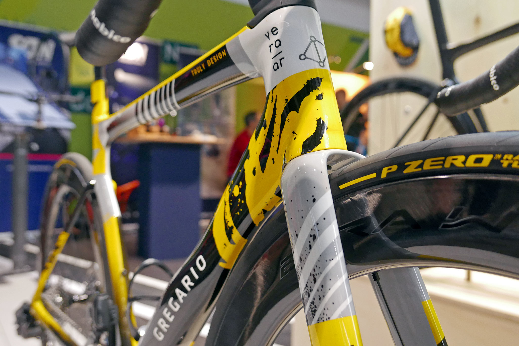 Gregario Vera AR fully custom monocoque aero road bike, ehadtube