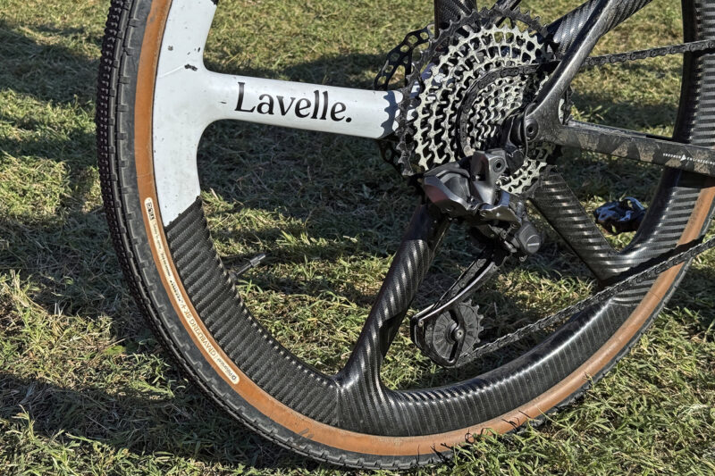 First Look: Lavelle 0° Instant Engagement Hub Inside 5-Spoke Spanish Carbon Wheels & More