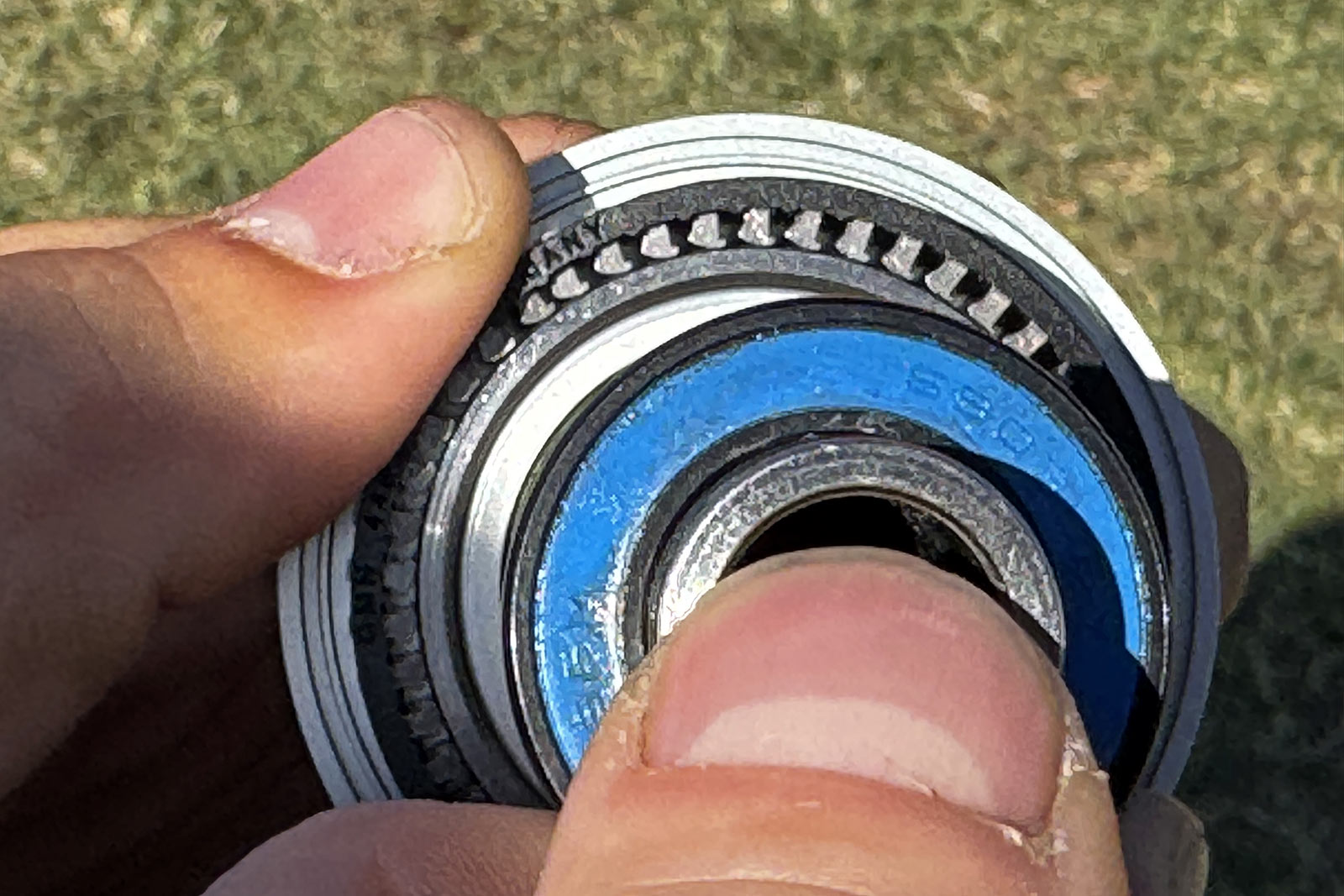 Lavelle gravel bike clutch hub, 0.25° near instant engagement with a sprag clutch