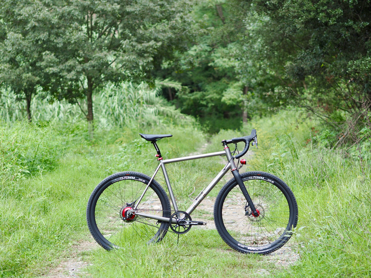 Nua provides updates to their titanium Silice gravel bike