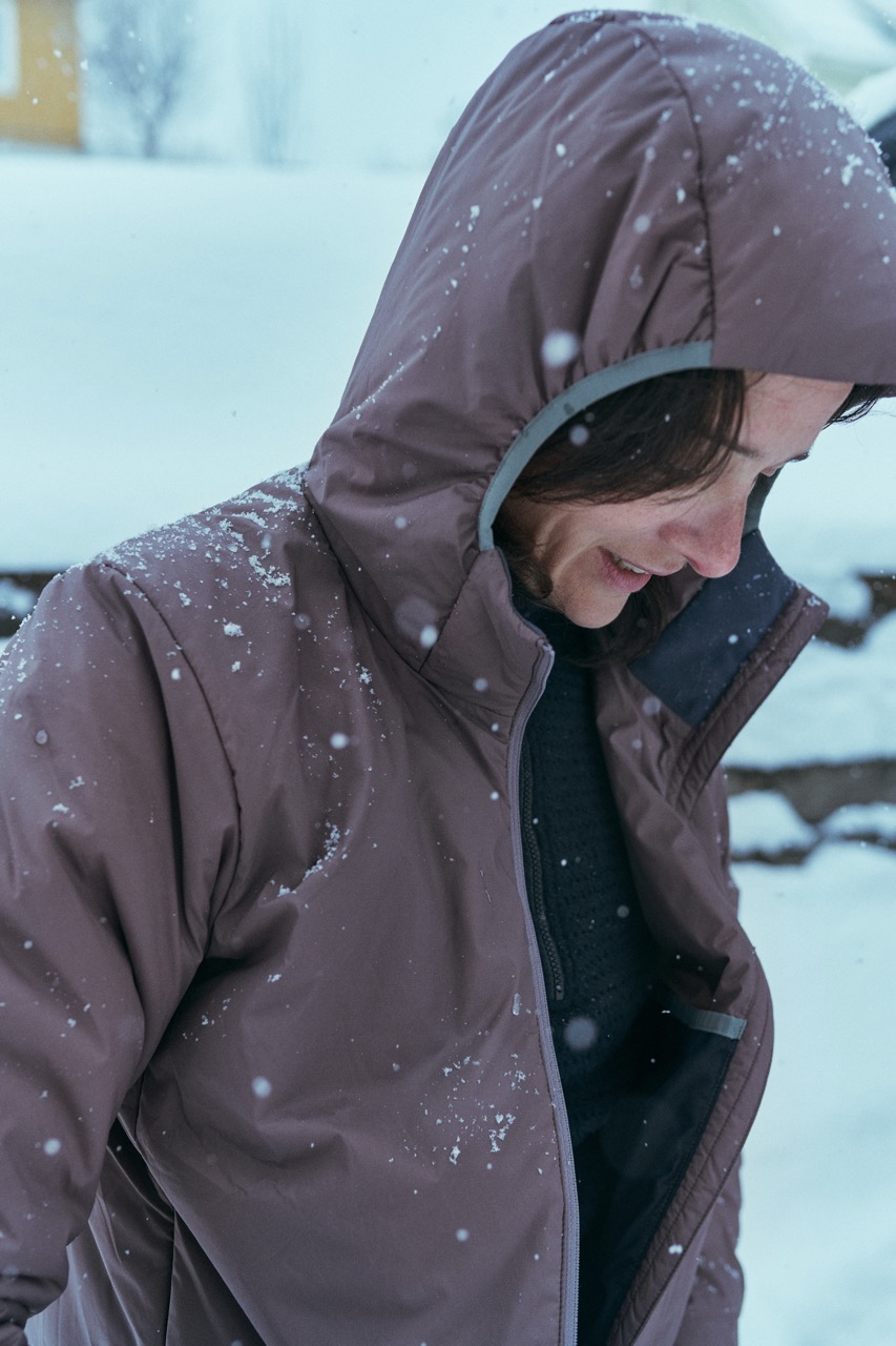 Velocio Ultrapack Insulated Hoodie snowing