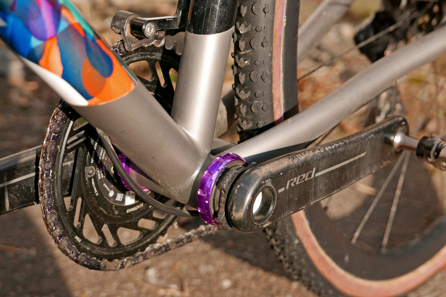 CX Pro Bike Check: Mosaic XT-1 titanium cyclocross bike, threaded BB