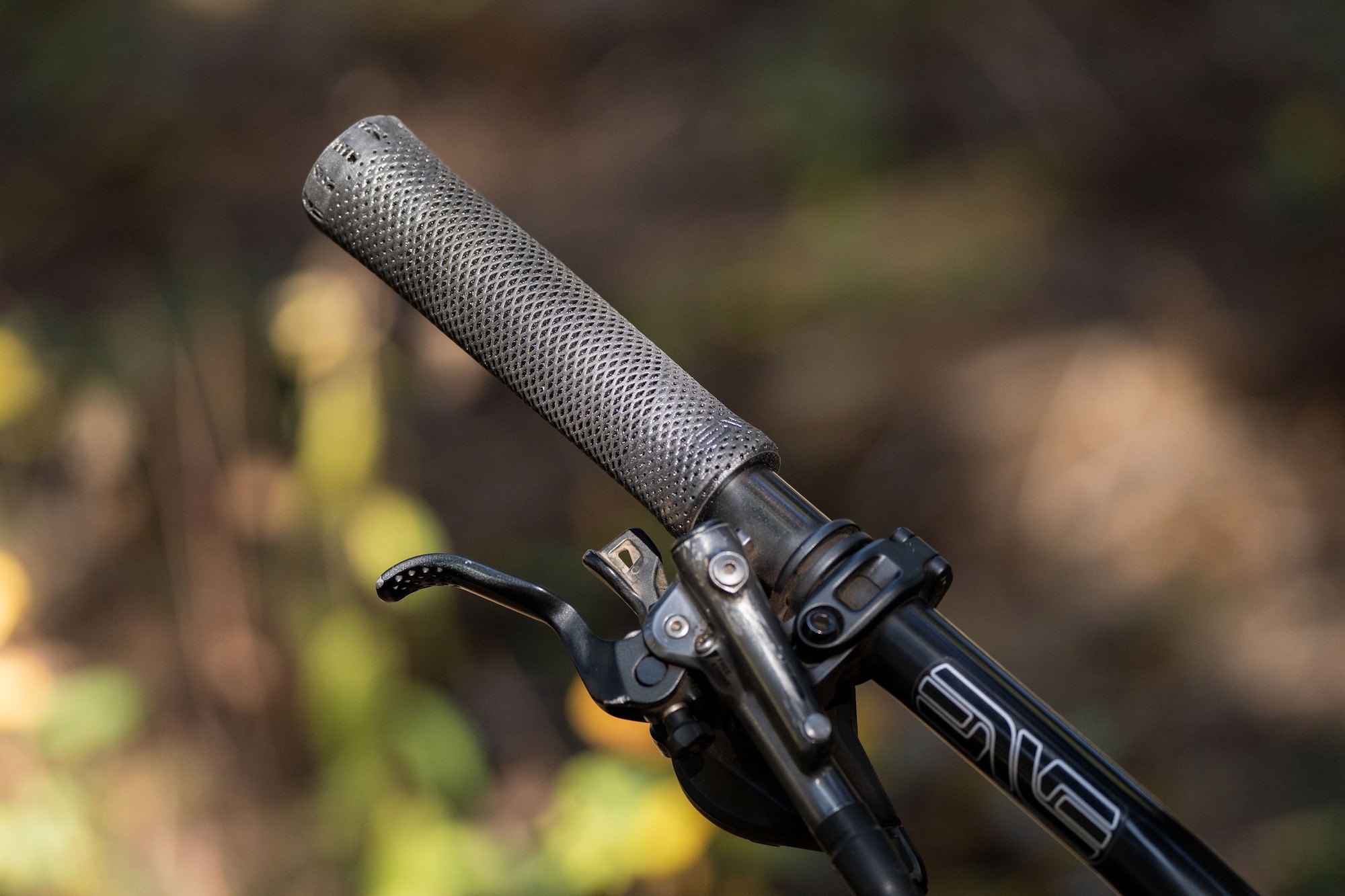 The ENVE 3dXC grip on a mountain bike handlebar