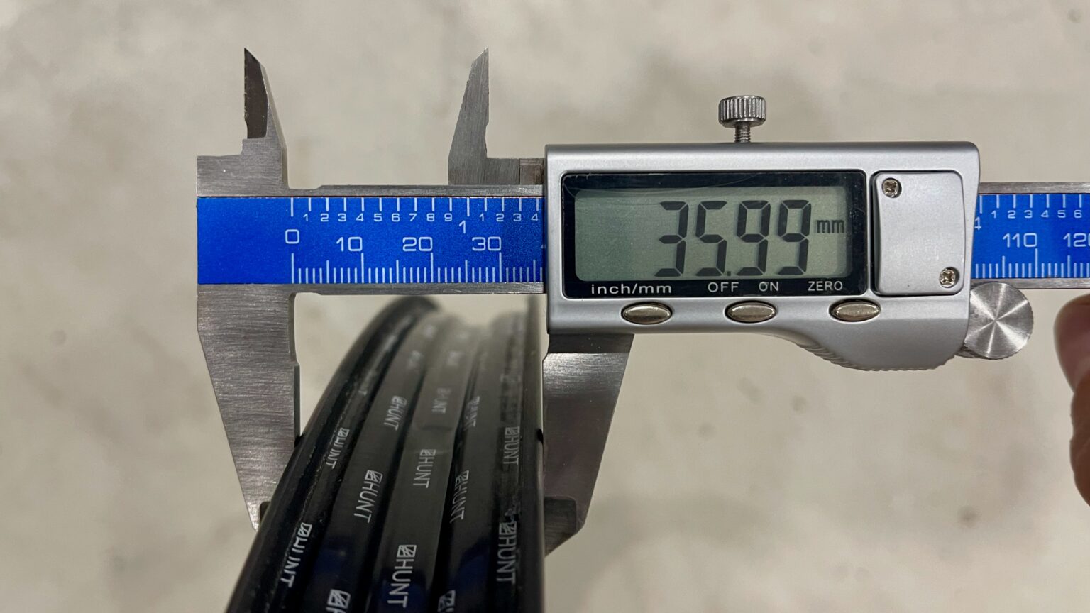 Hunt Proven Carbon XC UD Carbon width whole rim