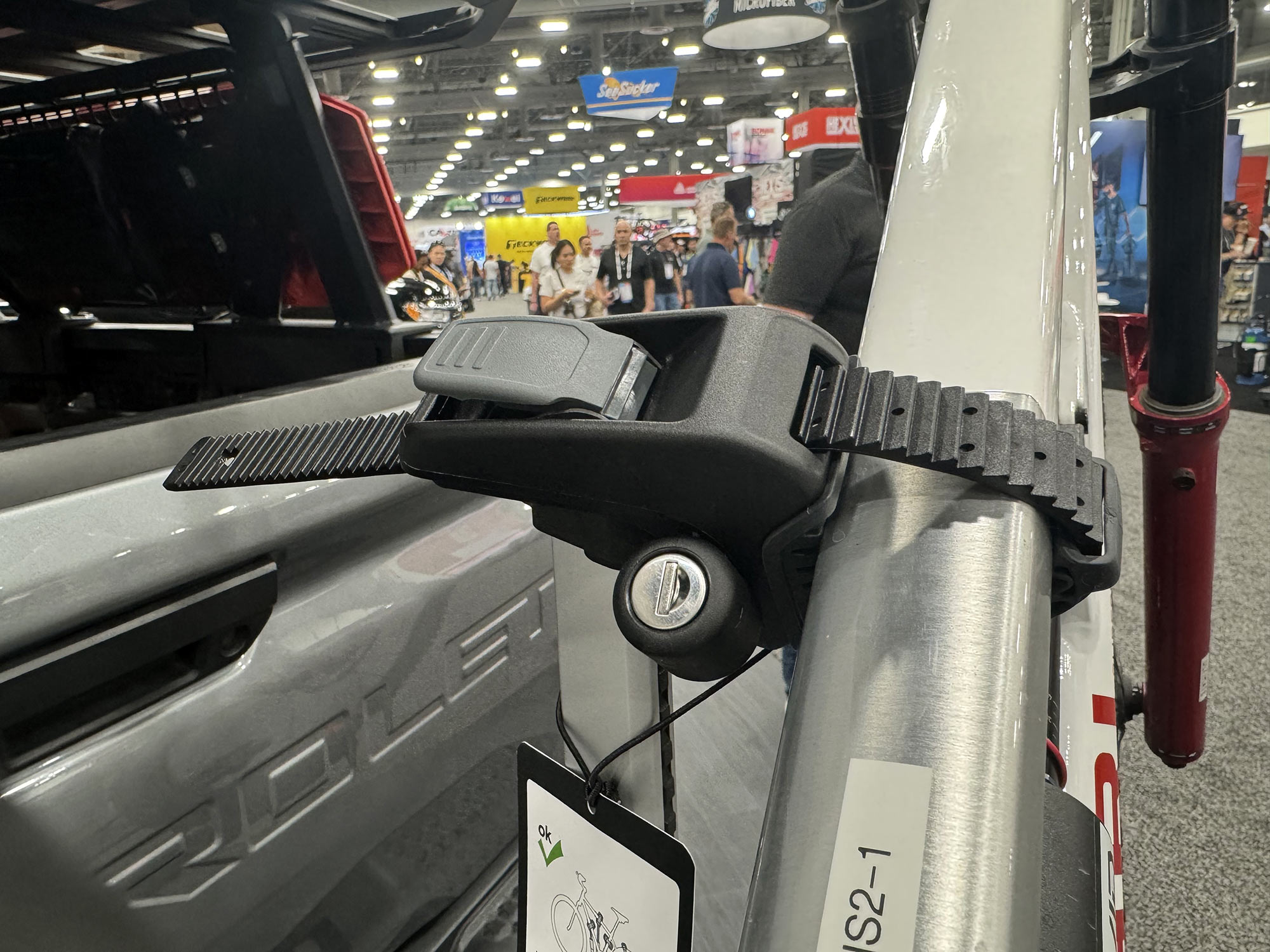 closeup details of thule vero heavy duty bike rack ratchet strap.