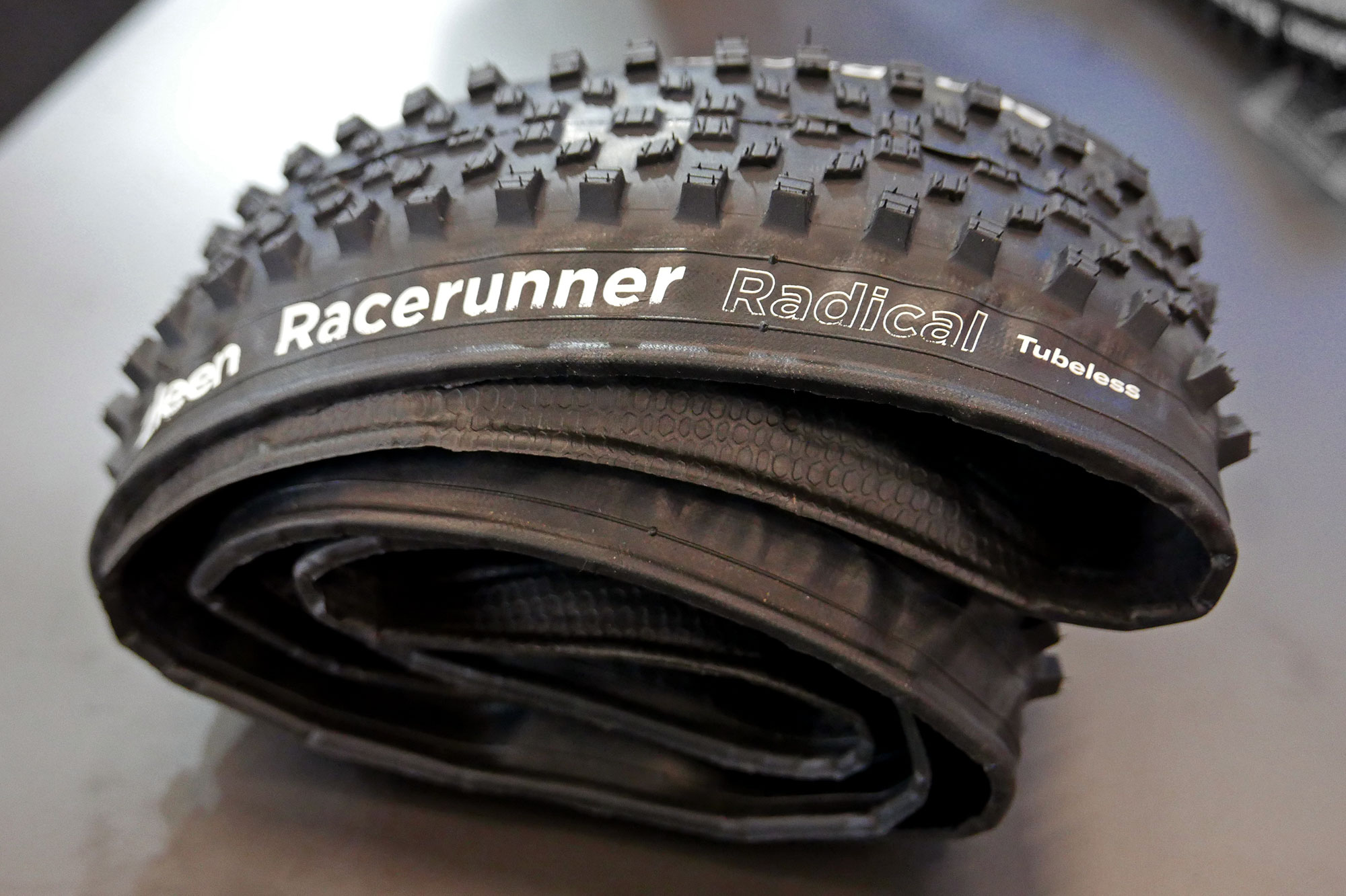 Zleen Racerunner Radical innovative radial XC MTB mountain bike tire