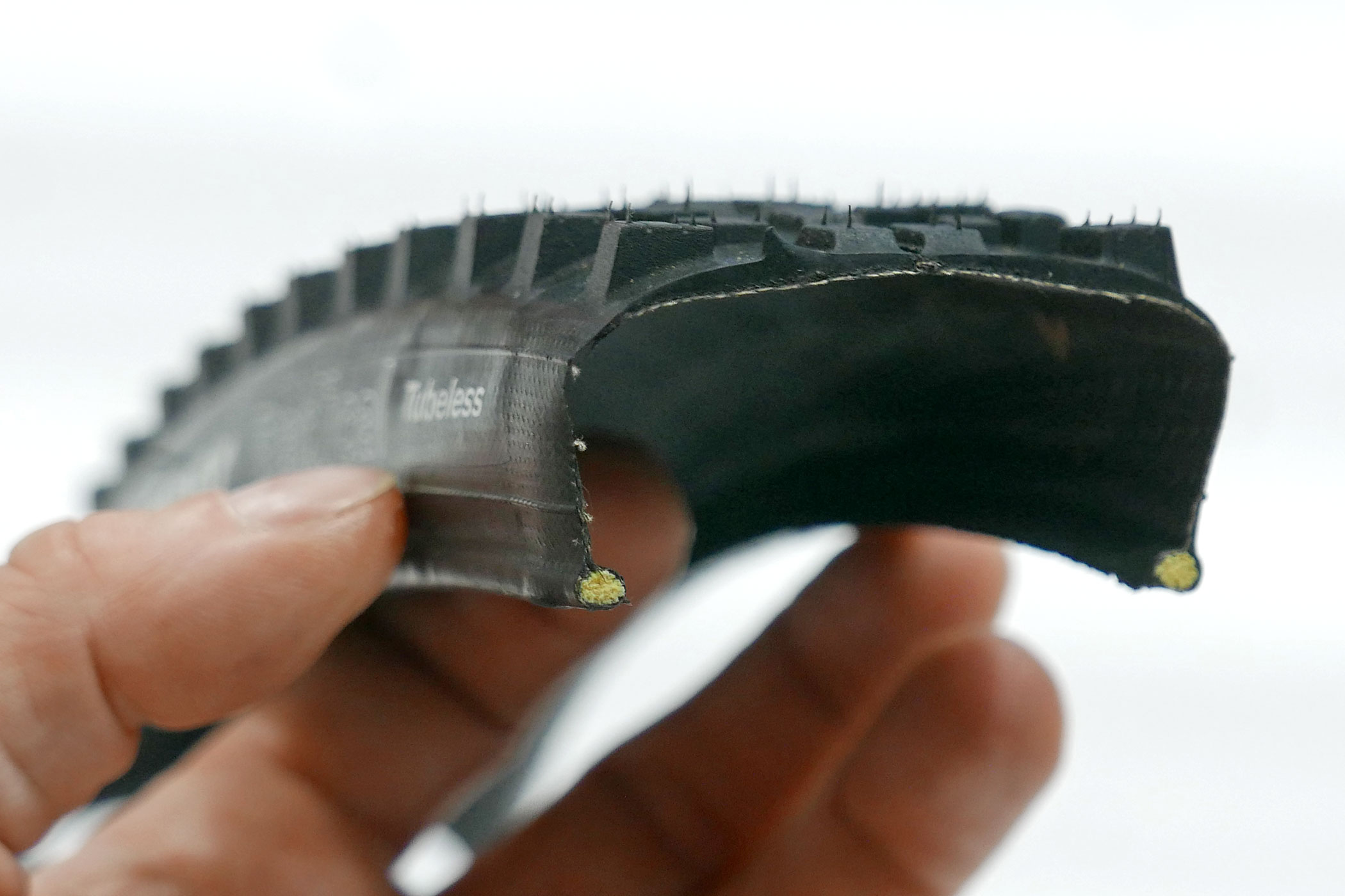 Zleen Racerunner Radical innovative radial XC MTB mountain bike tire, cutaway detail