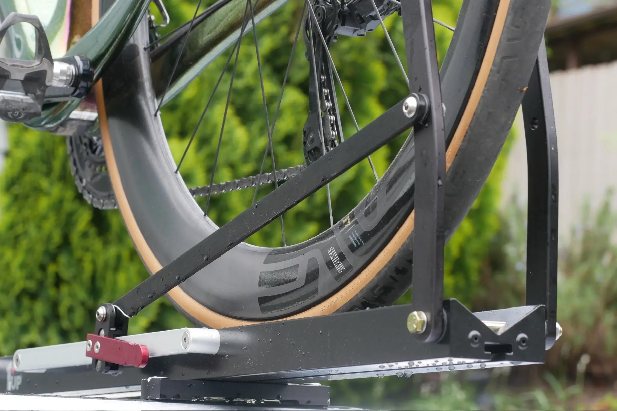 A detailed look at the all metal construction of the 1Up USA Roof Rack