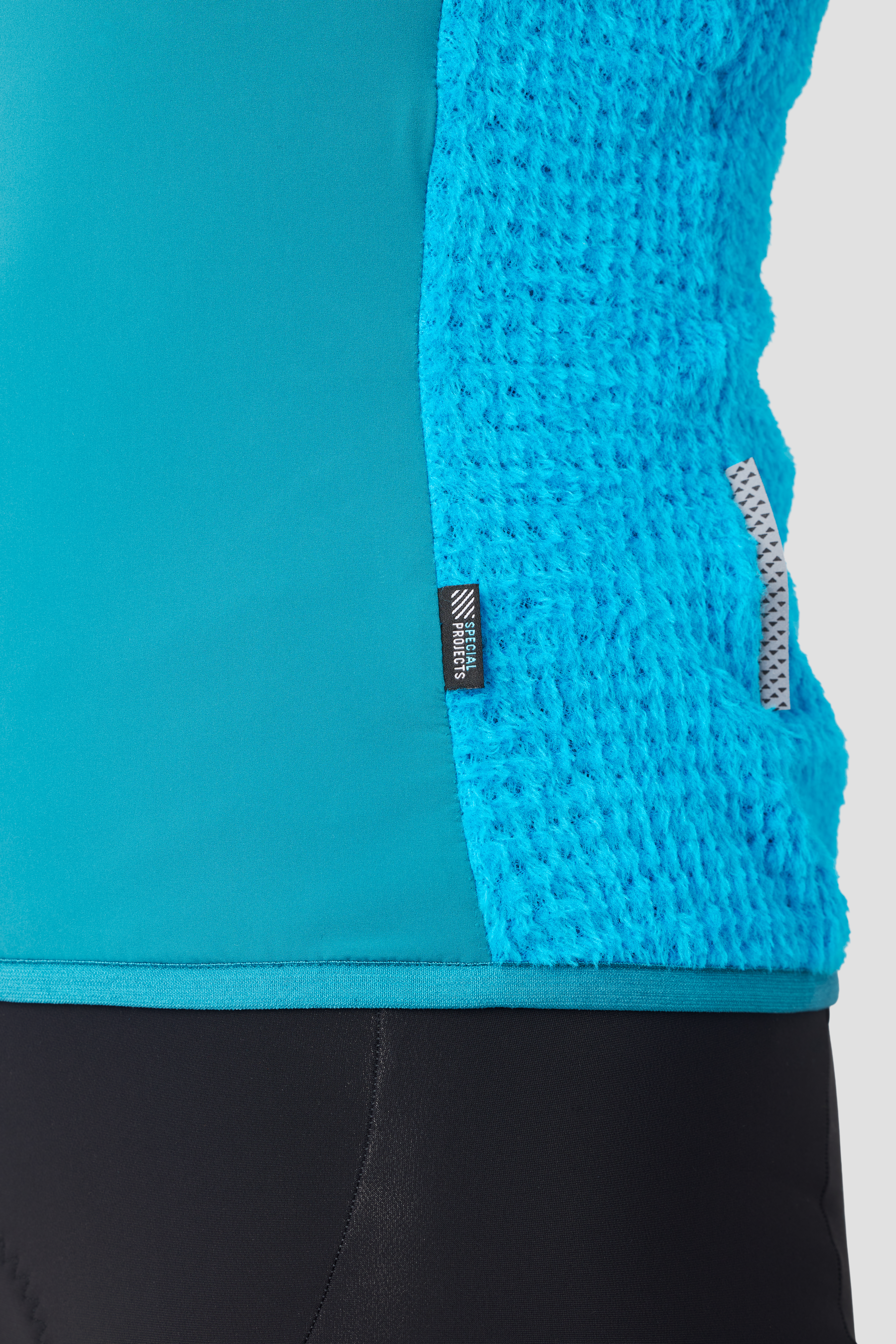 Ornot Alpha Vest Azul color detail