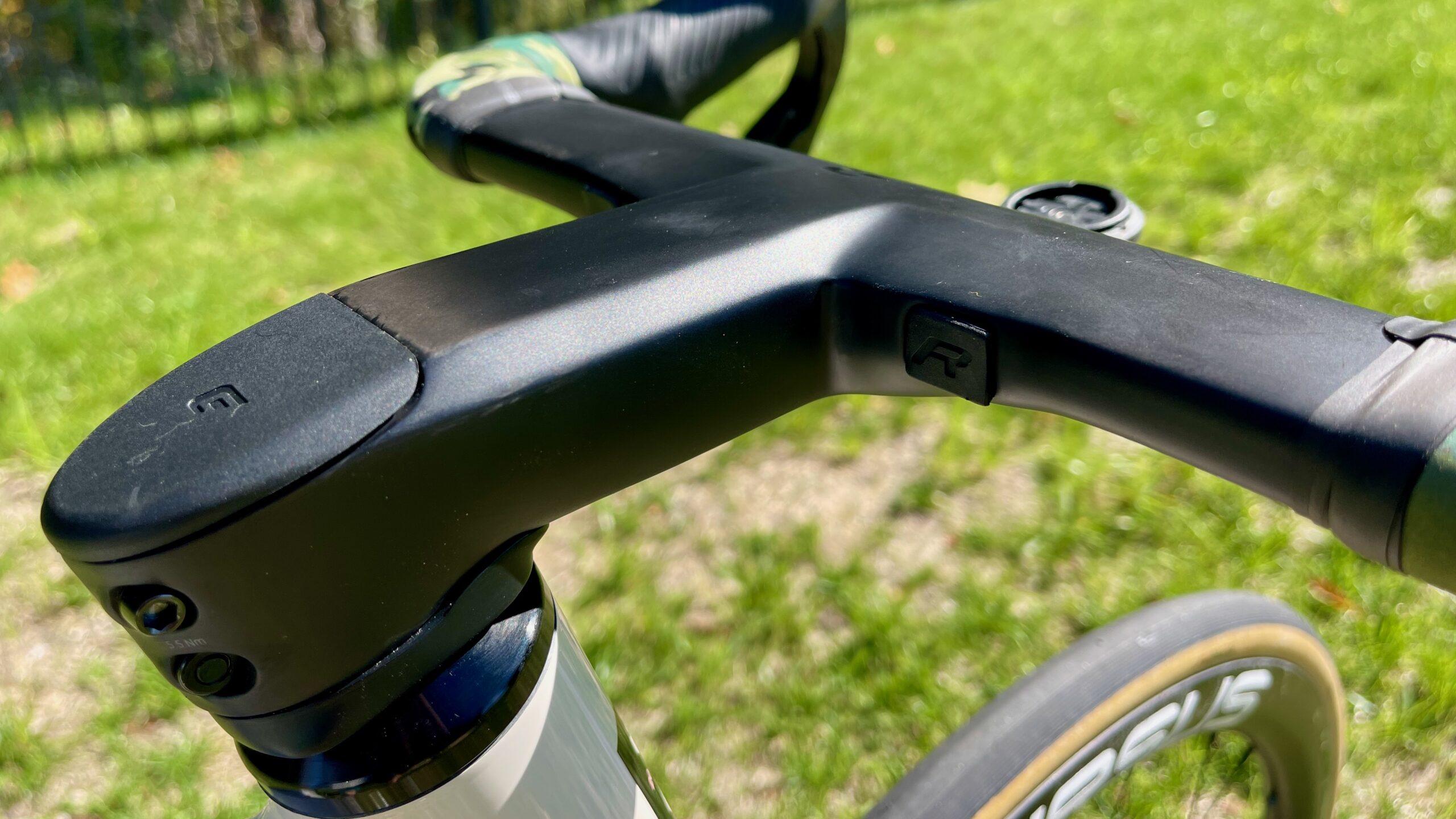CADEX Aero Integrated Handlebar Review smooth side