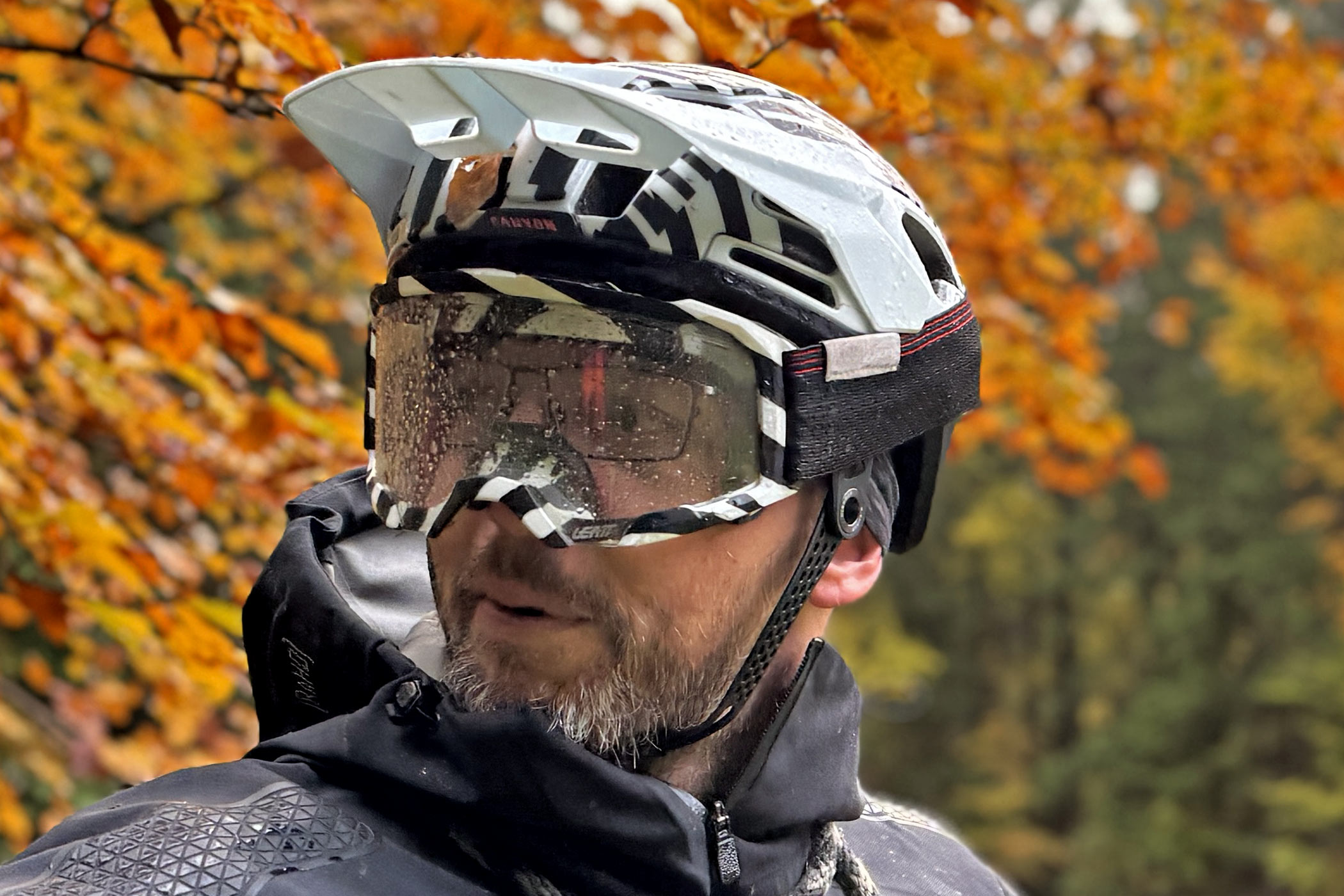 Canyon Deflector RLS affordable mountain bike helmet with Release Layer System anti-rotation safety, HighBar up close