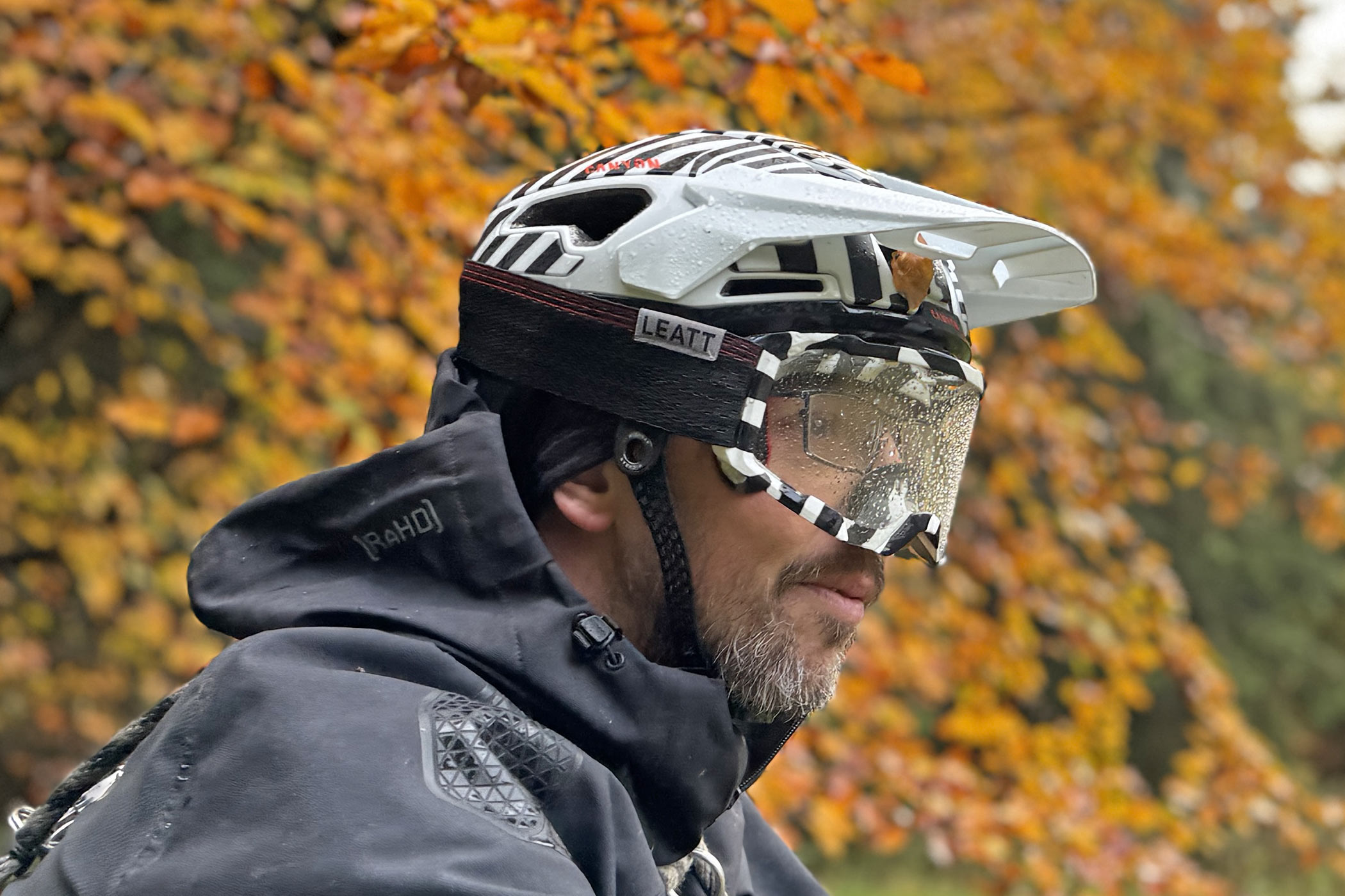 Canyon Deflector RLS affordable mountain bike helmet with Release Layer System anti-rotation safety, autumn