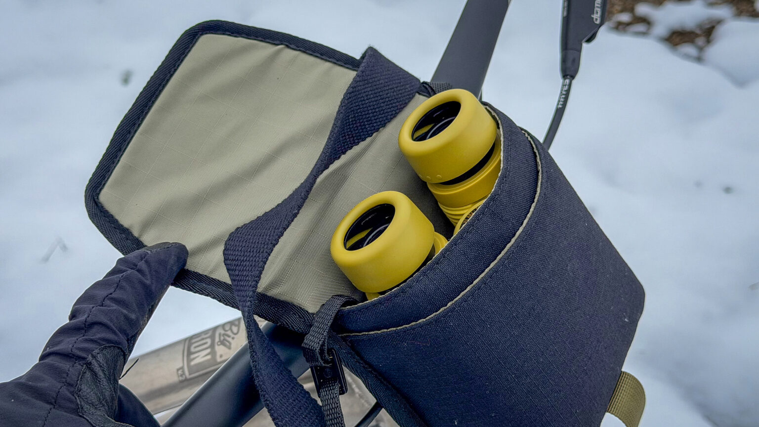 Nocs Field Issue in front pouch