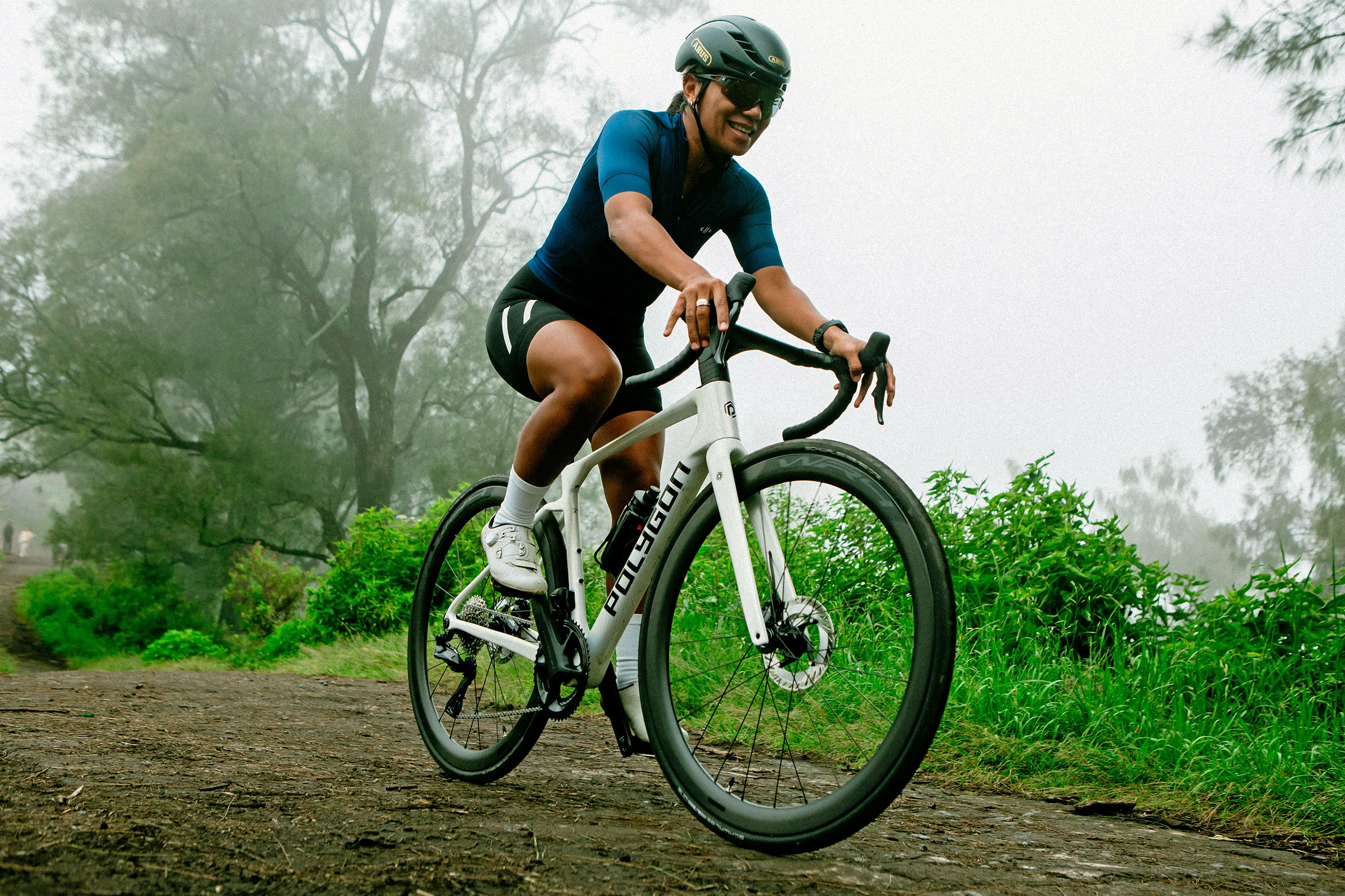 Polygon Strattos C carbon endurance all-road bike, riding any road