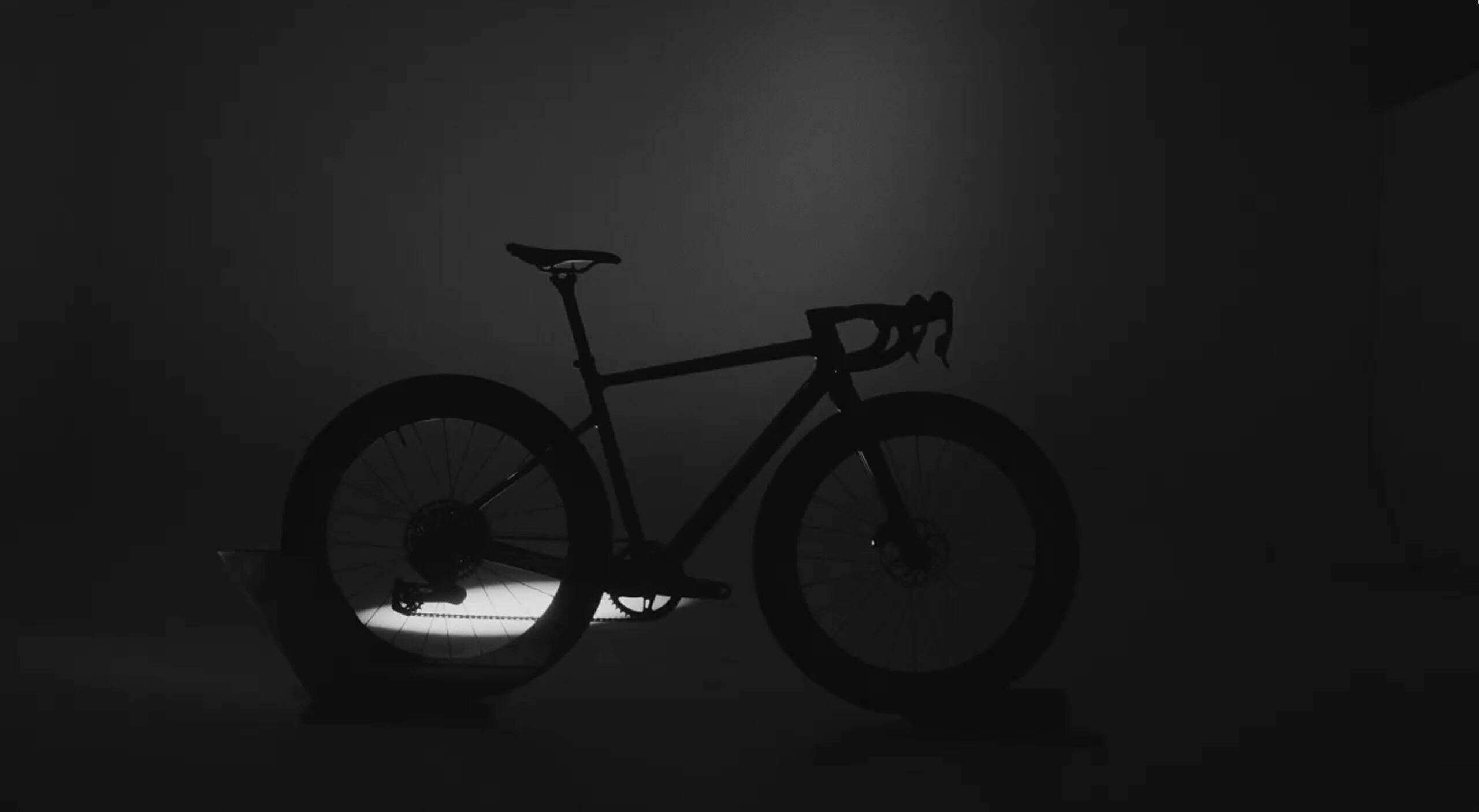 Zara Athleticz × Ángel Cycle Works dark