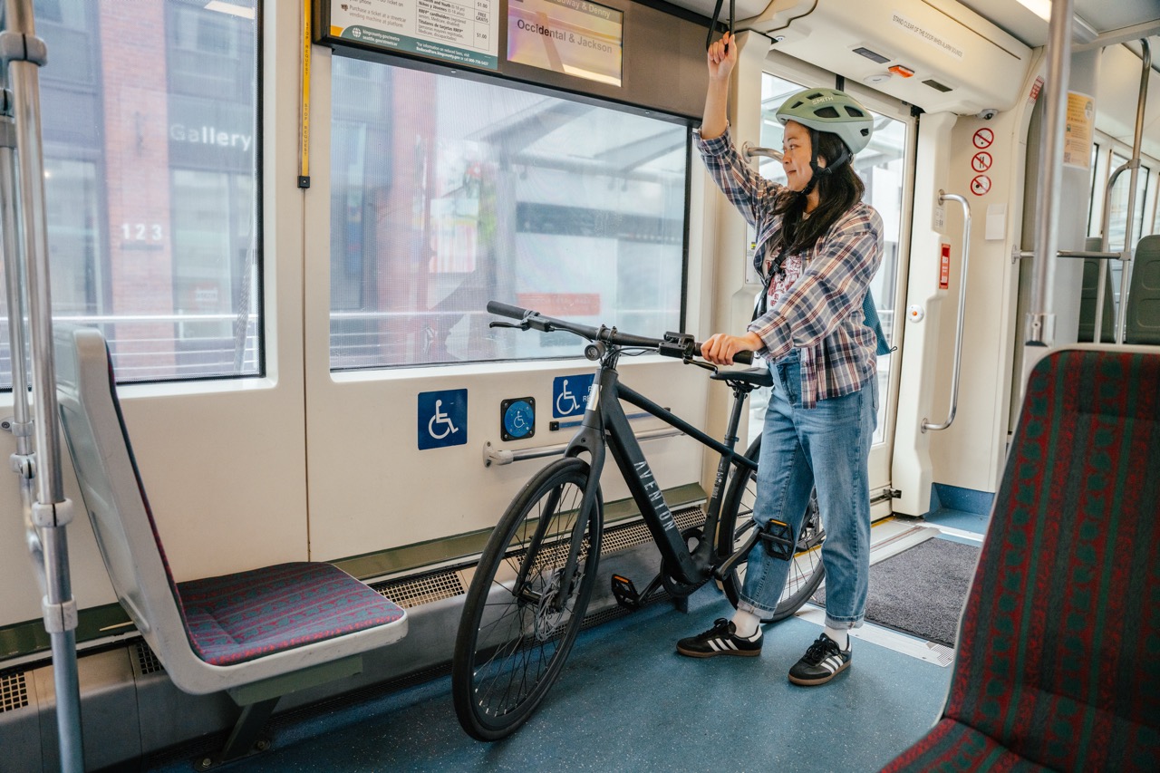 Aventon Soltera 3 ADV Singlespeed eBike train life
