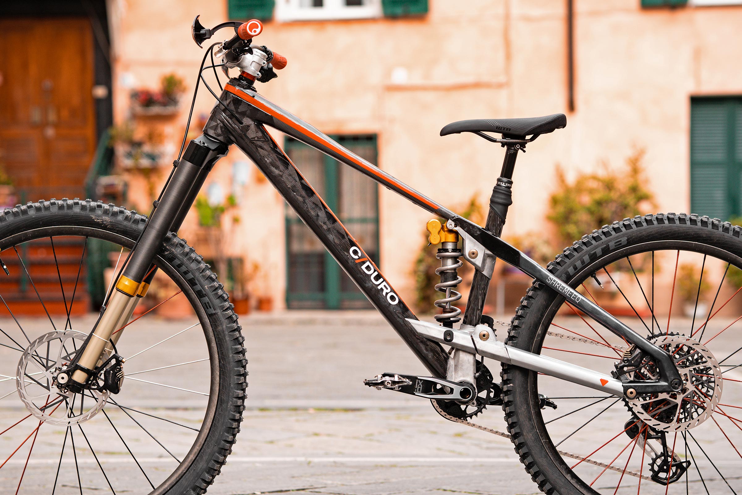 CDuro Shremeeq carbon hi-pivot enduro mountain bike 100% made in the Czech Republic, non-driveside